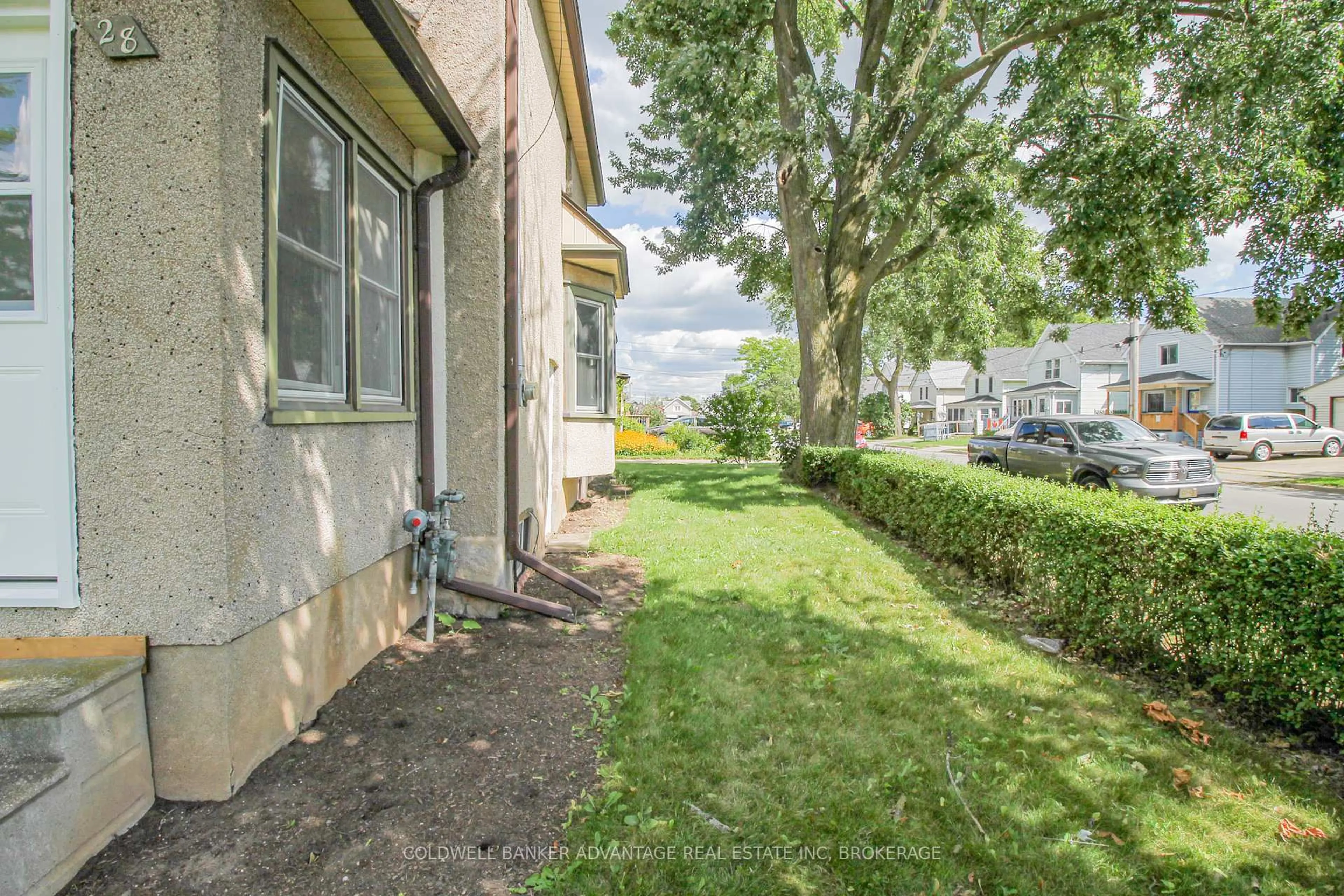 Patio, street for 28 Myrtle Ave, Welland Ontario L3B 2B1