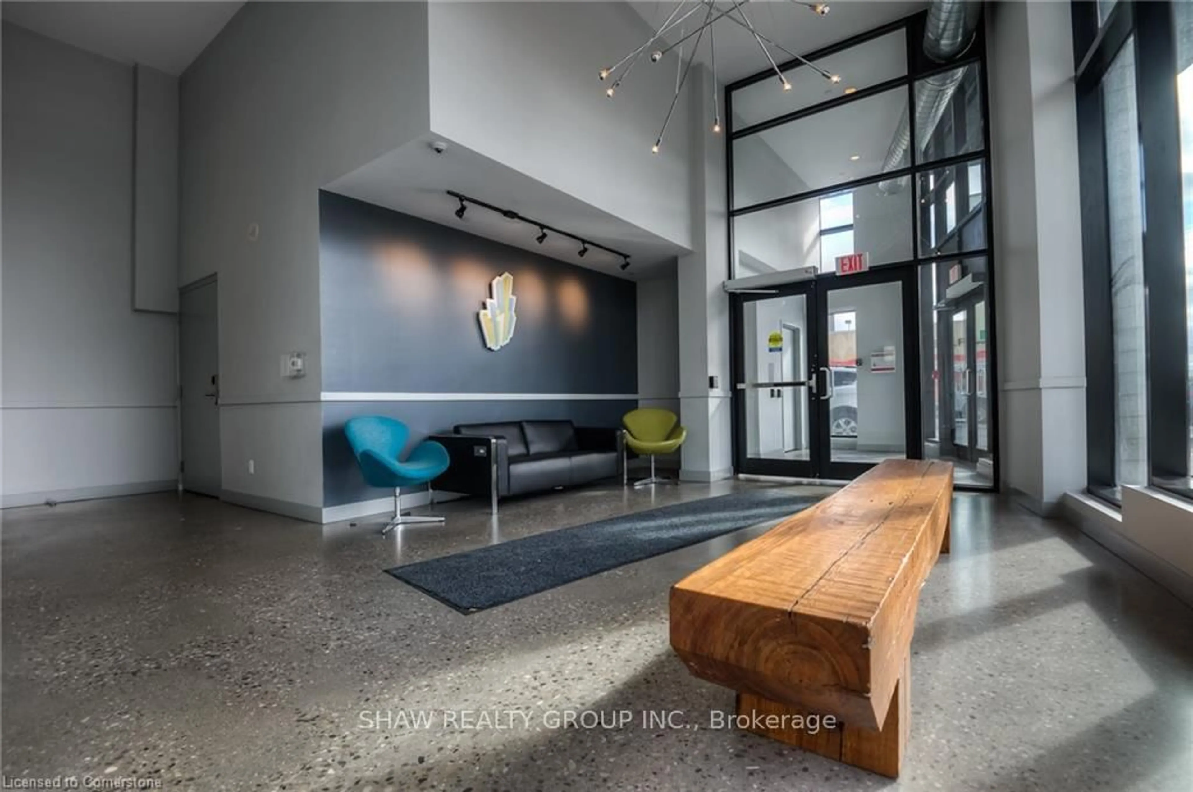 Indoor foyer for 1 Victoria St #1513, Kitchener Ontario N2G 0B5