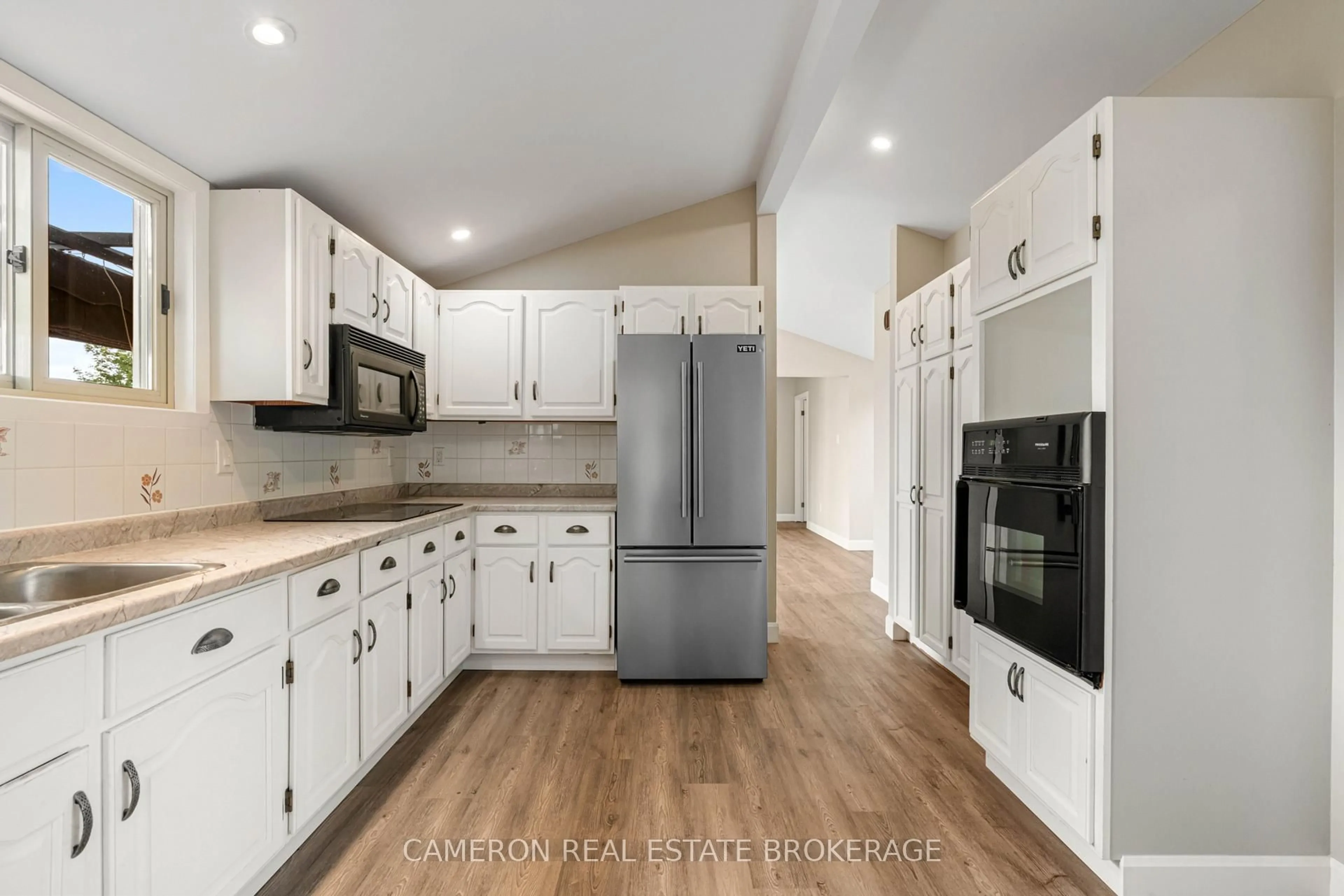 Open concept kitchen, ceramic/tile floor for 15474 Manning Rd, South Stormont Ontario K0C 1M0