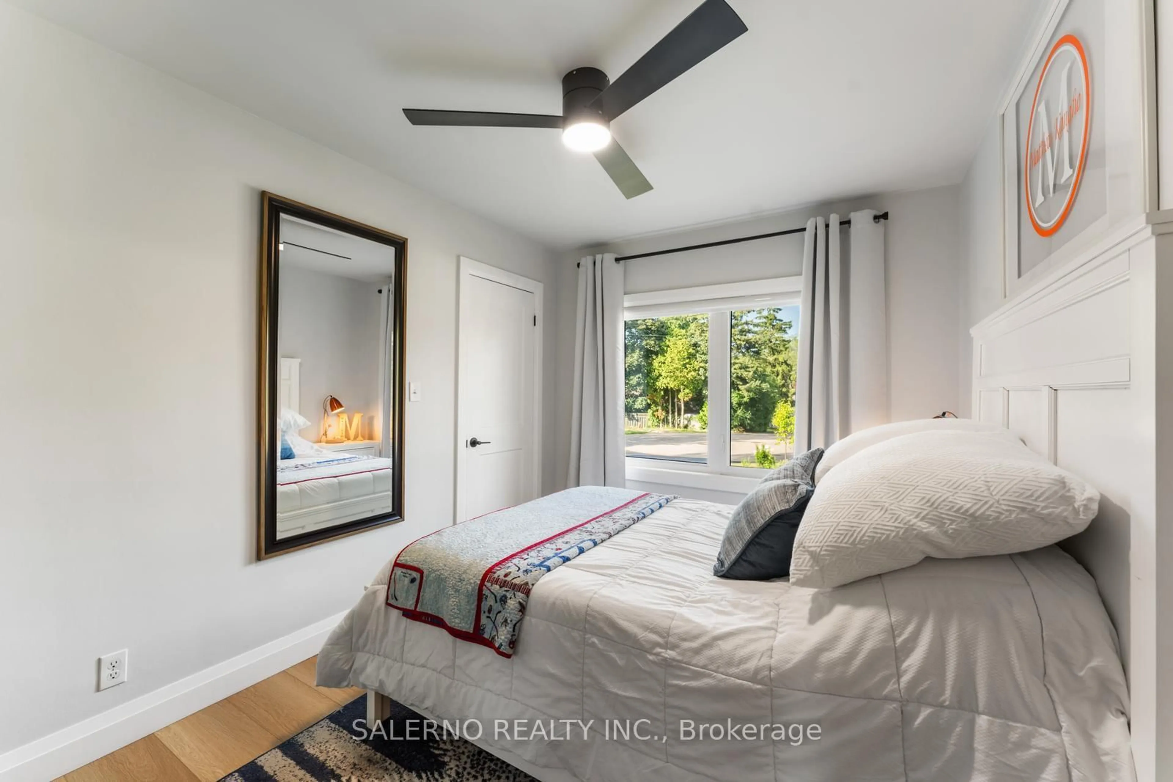 Bedroom with bed, unknown for 54 East Crest, Hamilton Ontario L9G 2P2