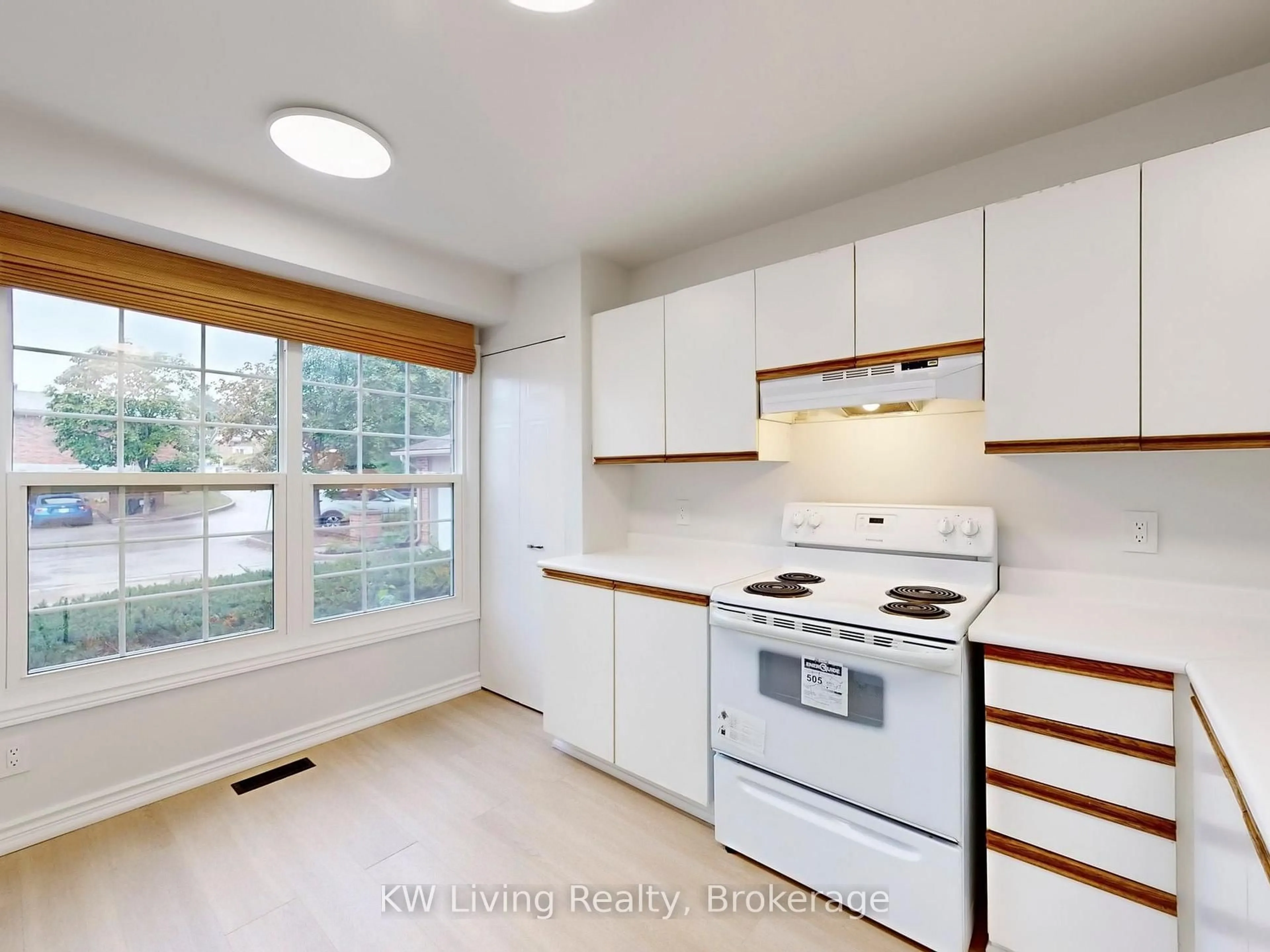 Standard kitchen, unknown for 250 Keats Way #18, Waterloo Ontario N2L 6J5