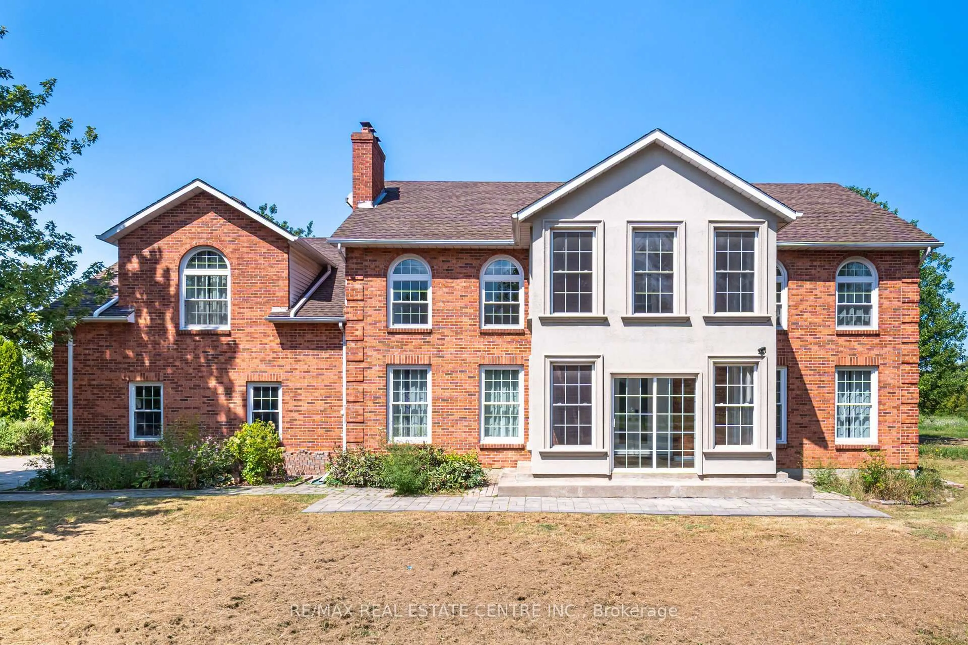 Home with brick exterior material, building for 720 Lincoln Ave, Niagara-on-the-Lake Ontario L0S 1S0