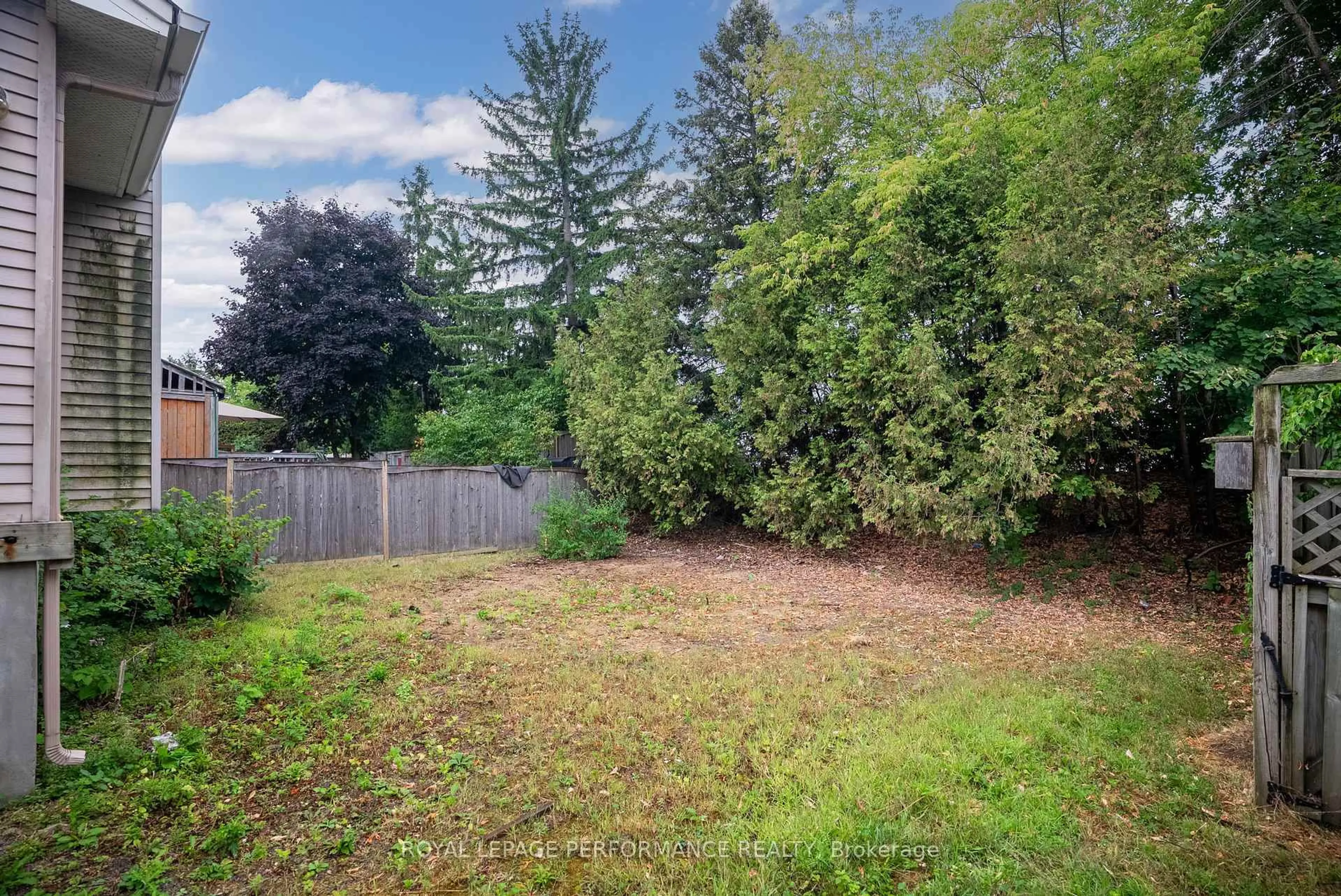 A pic from outside/outdoor area/front of a property/back of a property/a pic from drone, forest/trees view for 31 Willow Glen Dr, Ottawa Ontario K2M 1K8