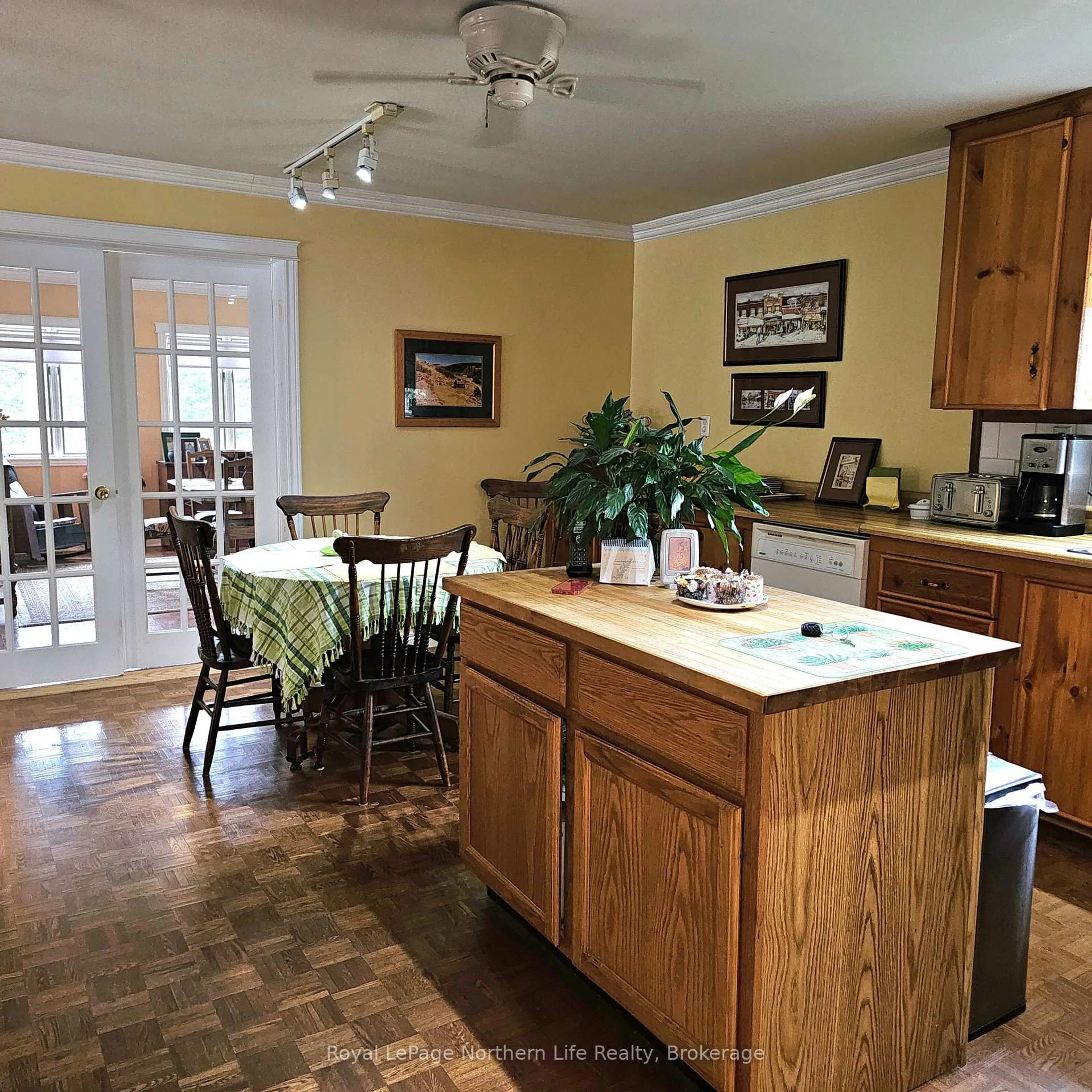 Open concept kitchen, ceramic/tile floor for 809 CAMERON Rd, Papineau-Cameron Ontario P0H 1V0