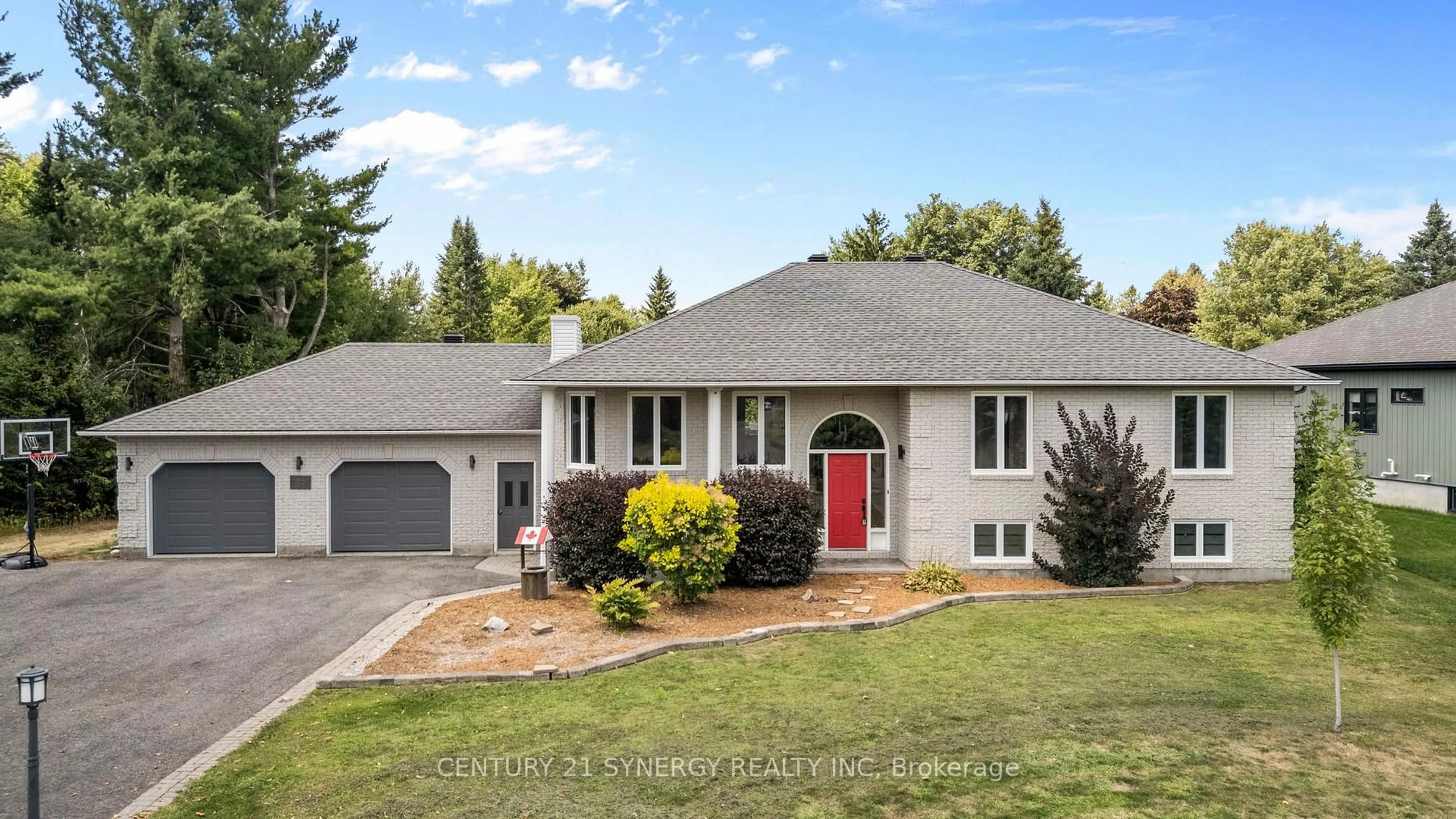 Home with vinyl exterior material, street for 6709 Stanmore St, Greely Ontario K4P 1G7