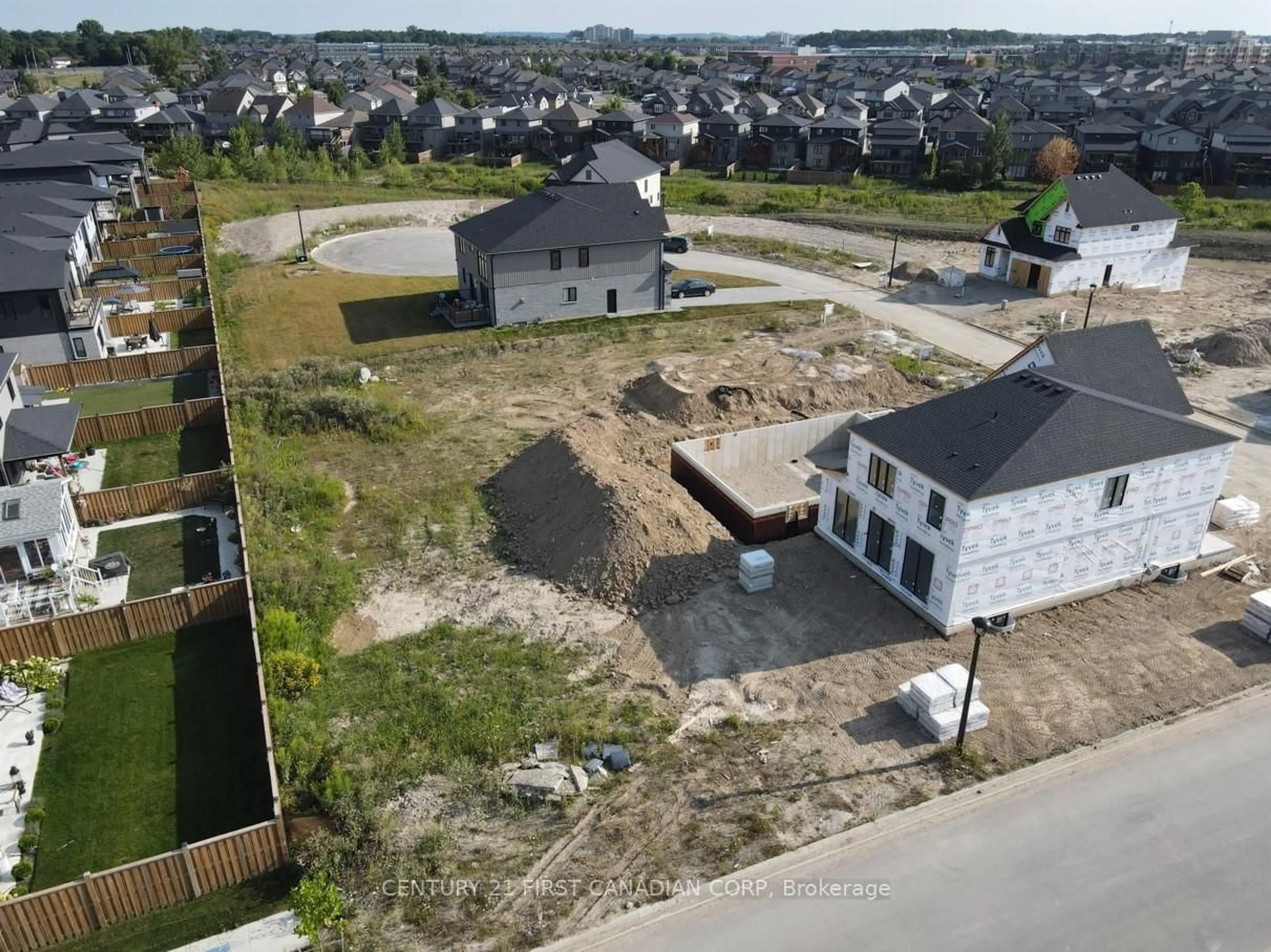 A pic from outside/outdoor area/front of a property/back of a property/a pic from drone, street for 1374 Shields Pl, London North Ontario N6G 0Z8