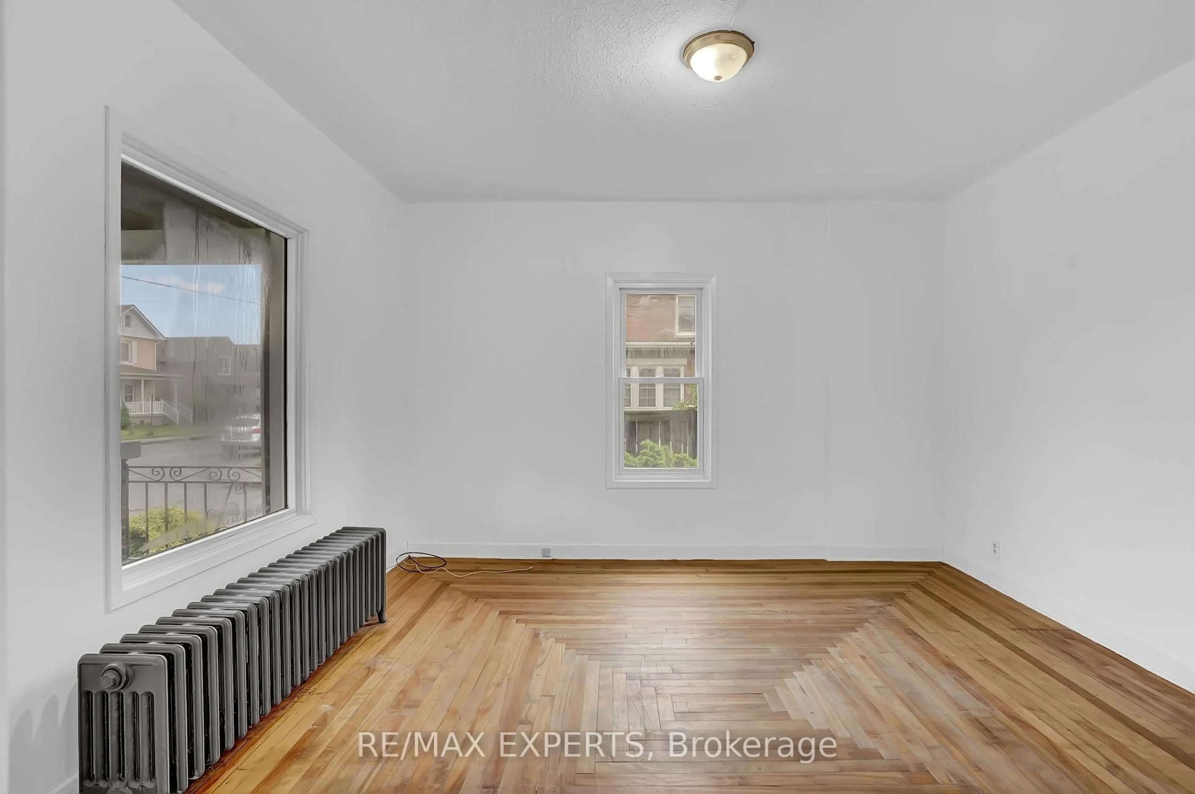 A pic of a room for 93 State St, Welland Ontario L3B 4K6