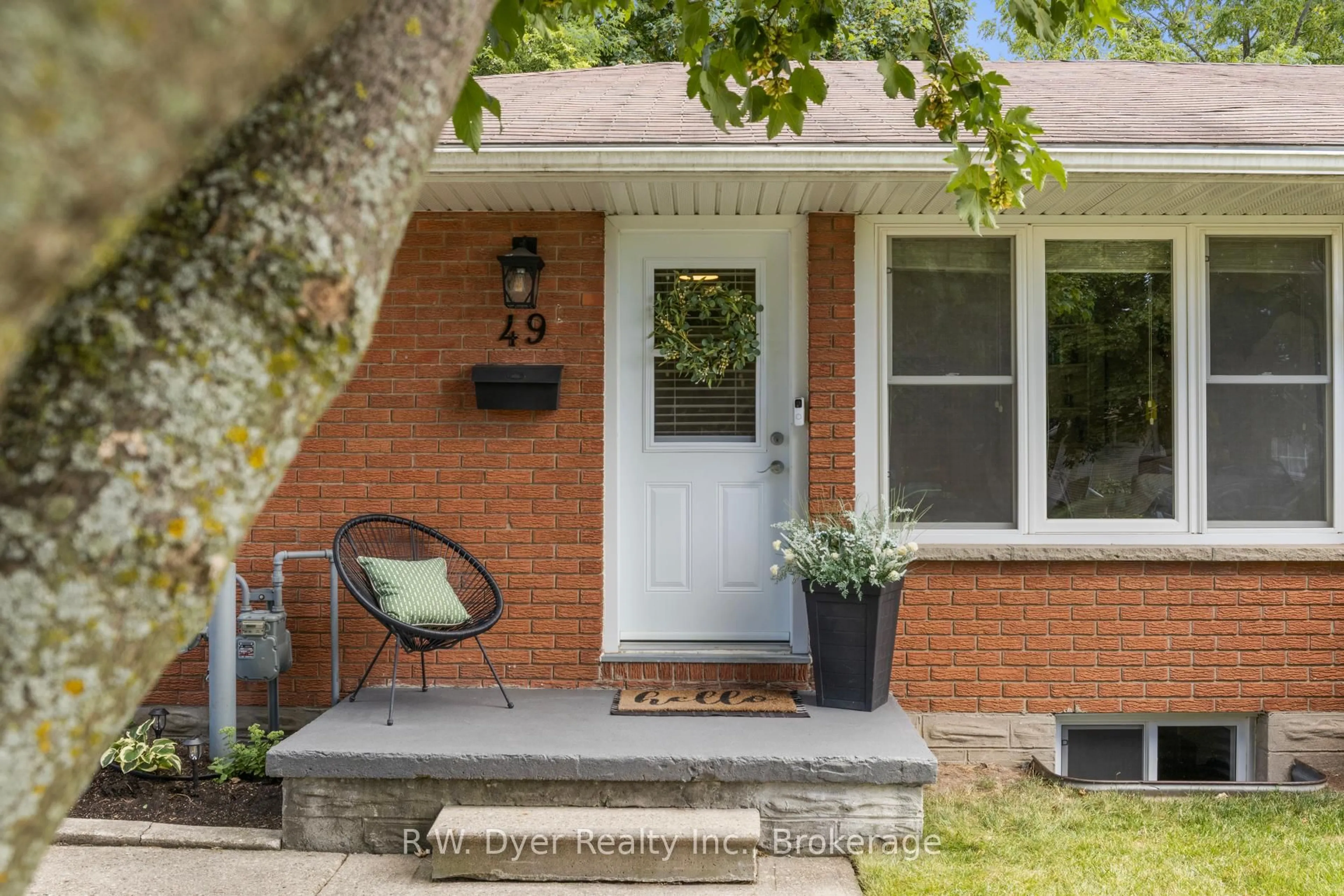 Home with brick exterior material, street for 49 Lauris Ave, Cambridge Ontario N1R 5L5