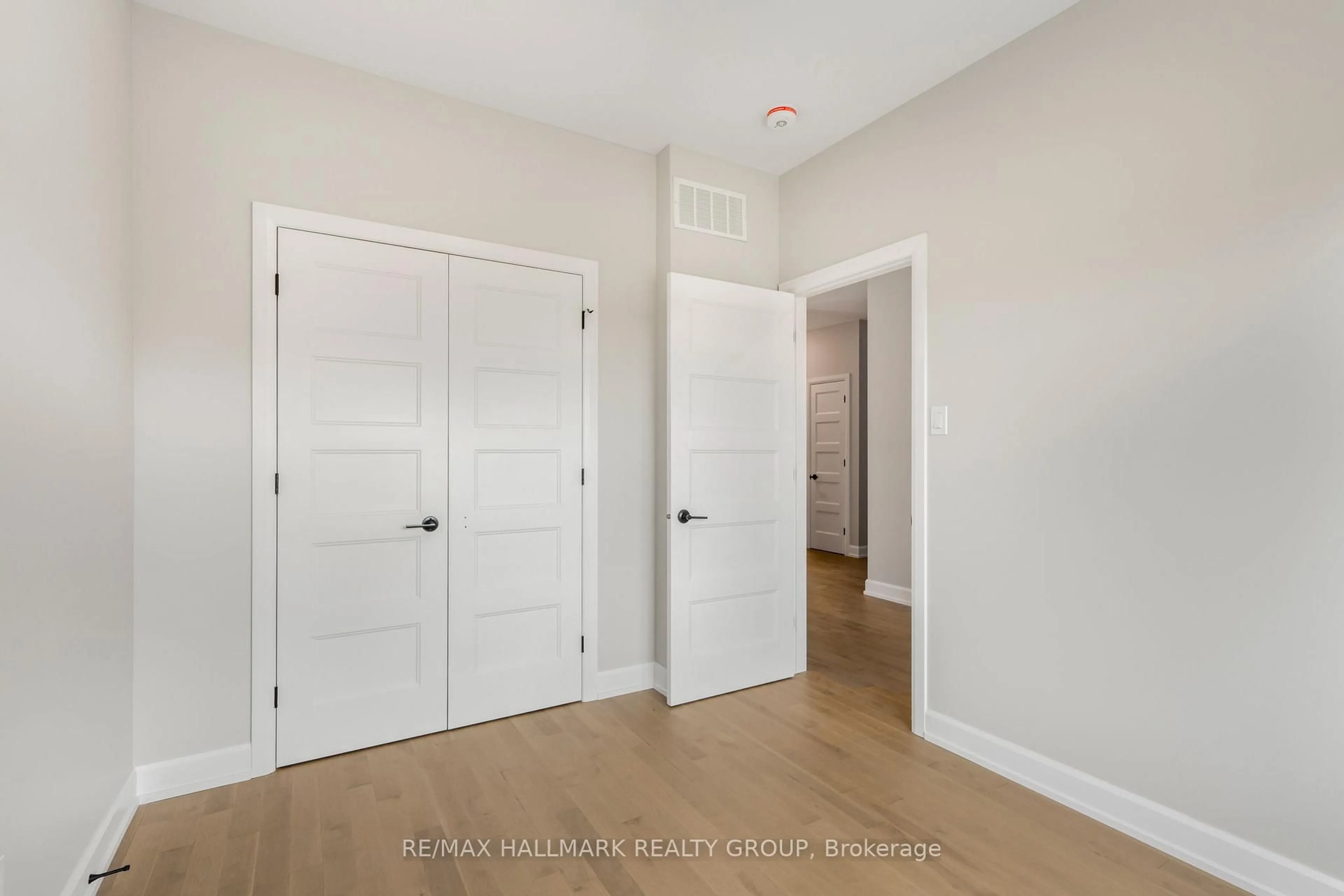 Indoor entryway for 308 Zakari St, Casselman Ontario K0A 1M0