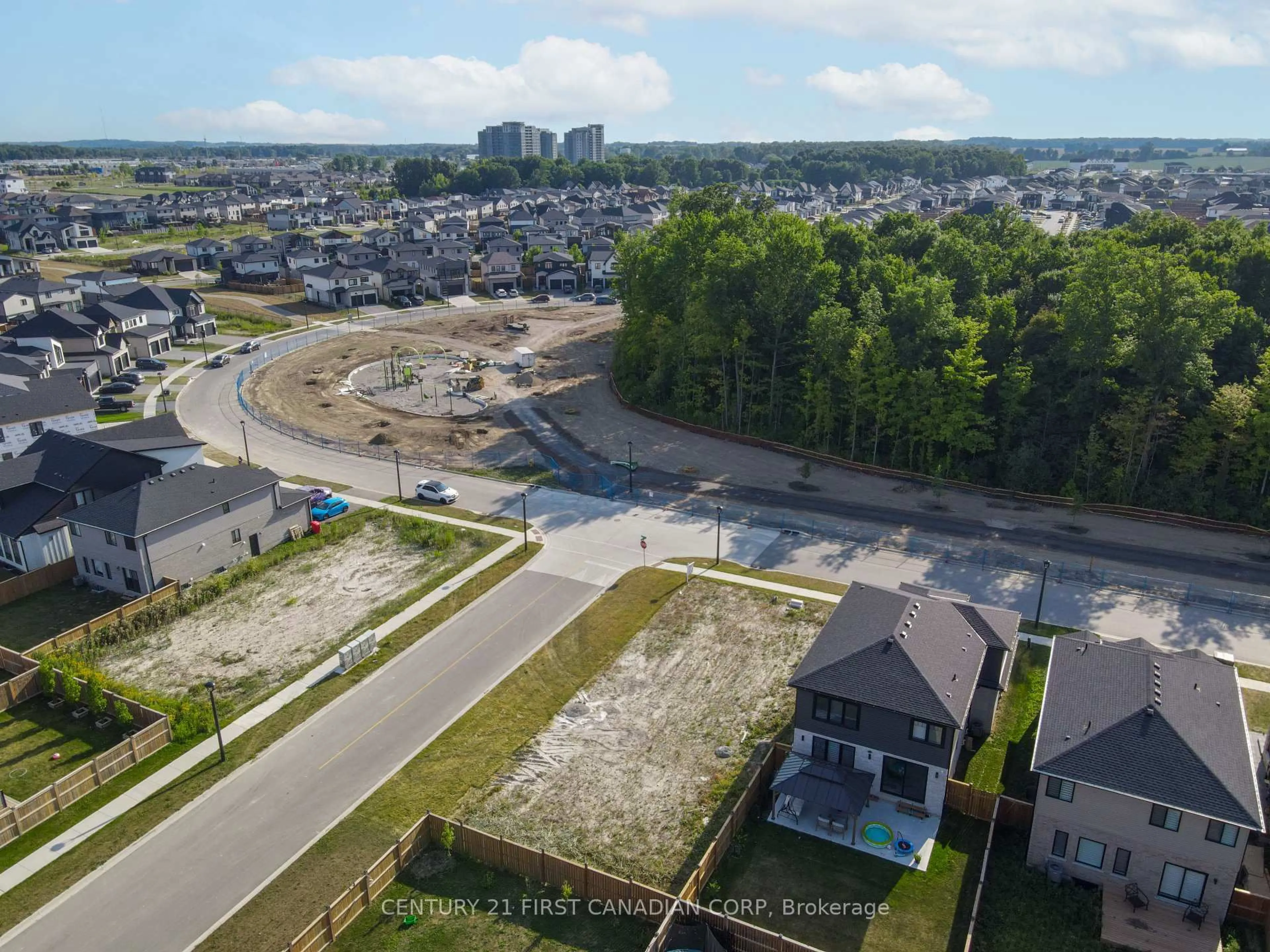 A pic from outside/outdoor area/front of a property/back of a property/a pic from drone, unknown for 2114 Saddlerock Ave, London North Ontario N6G 3W3