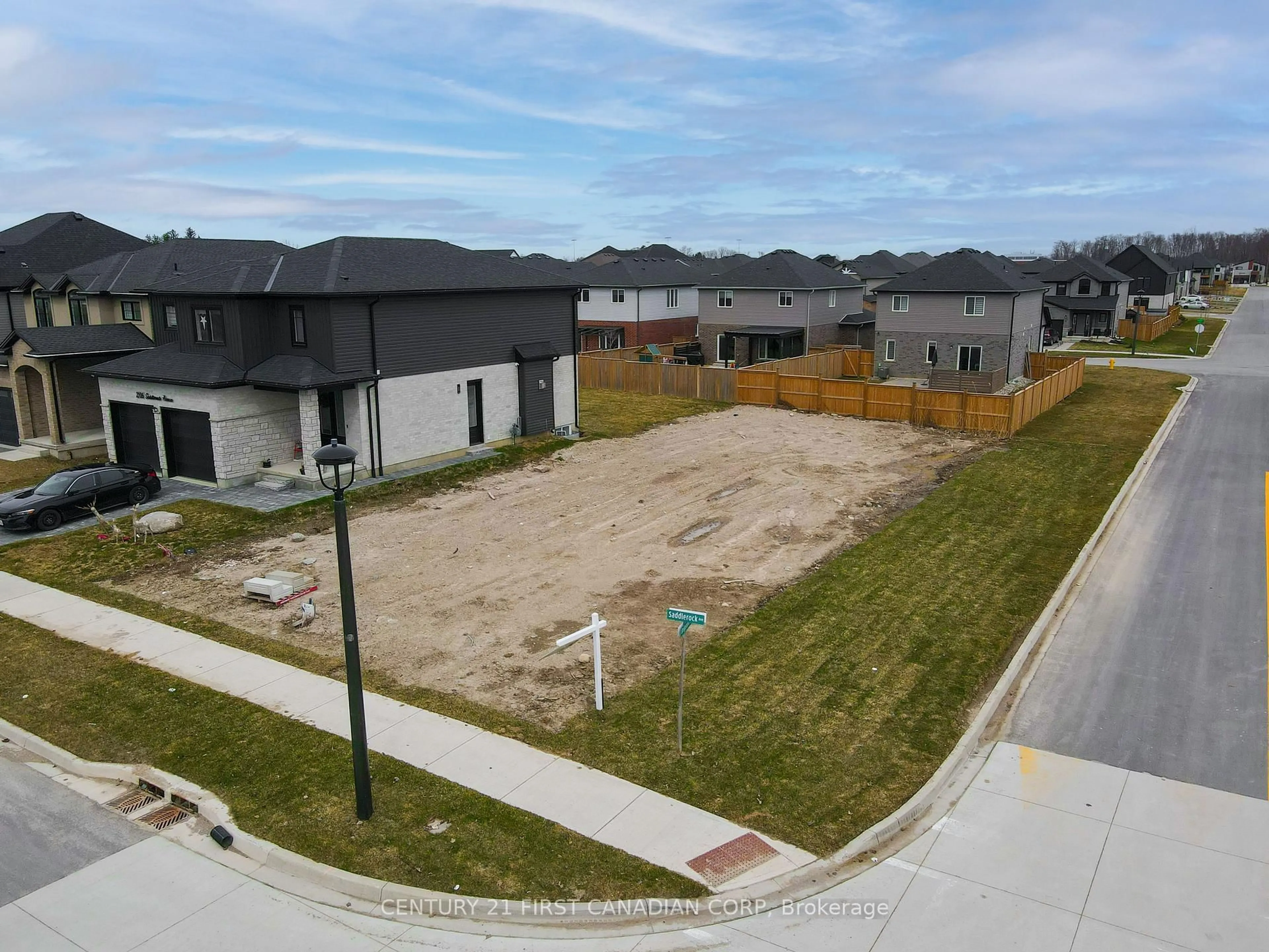 A pic from outside/outdoor area/front of a property/back of a property/a pic from drone, street for 2114 Saddlerock Ave, London North Ontario N6G 3W3