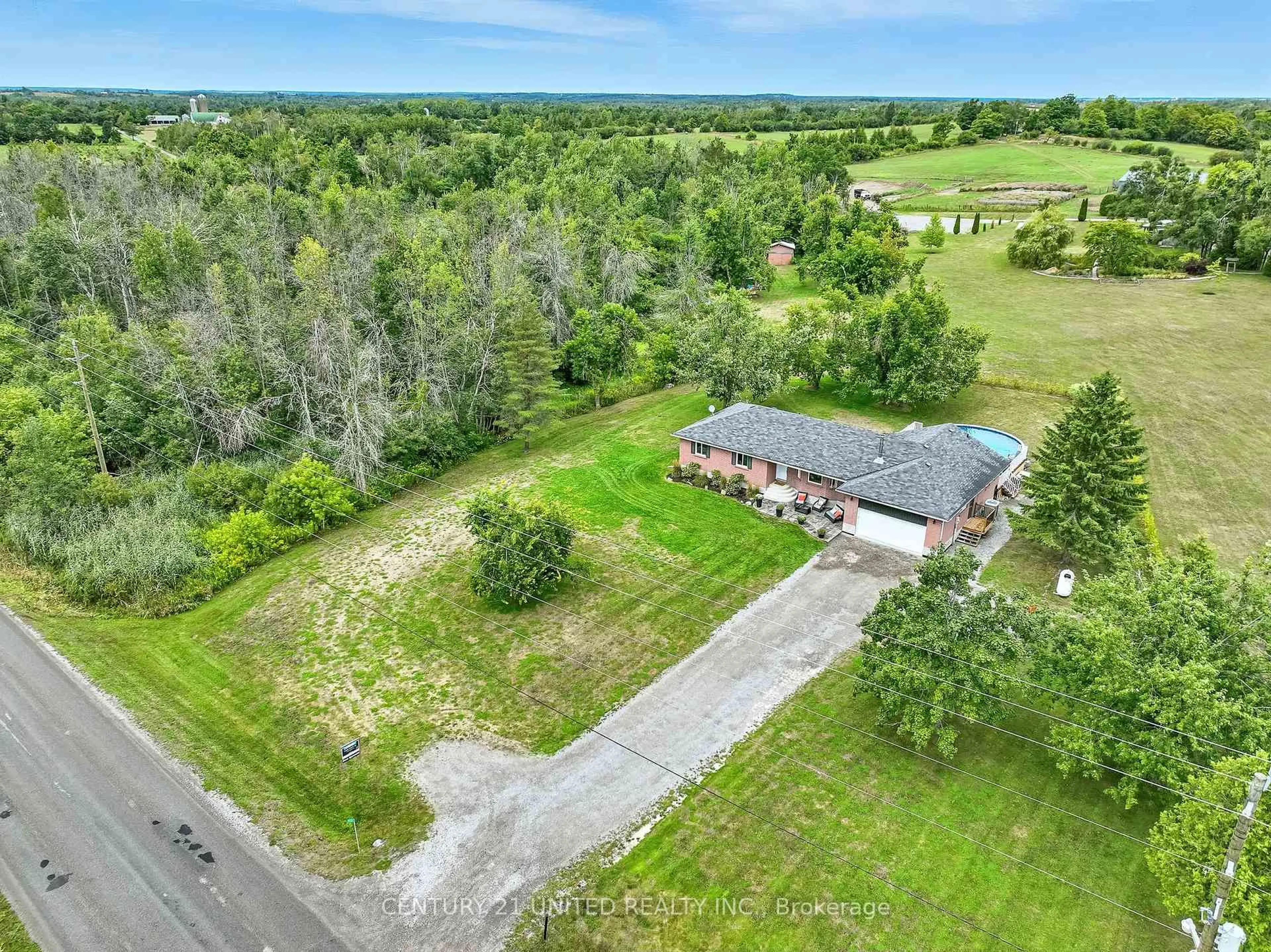 A pic from outside/outdoor area/front of a property/back of a property/a pic from drone, unknown for 2038 Hilliard St, Selwyn Ontario K9J 6X2