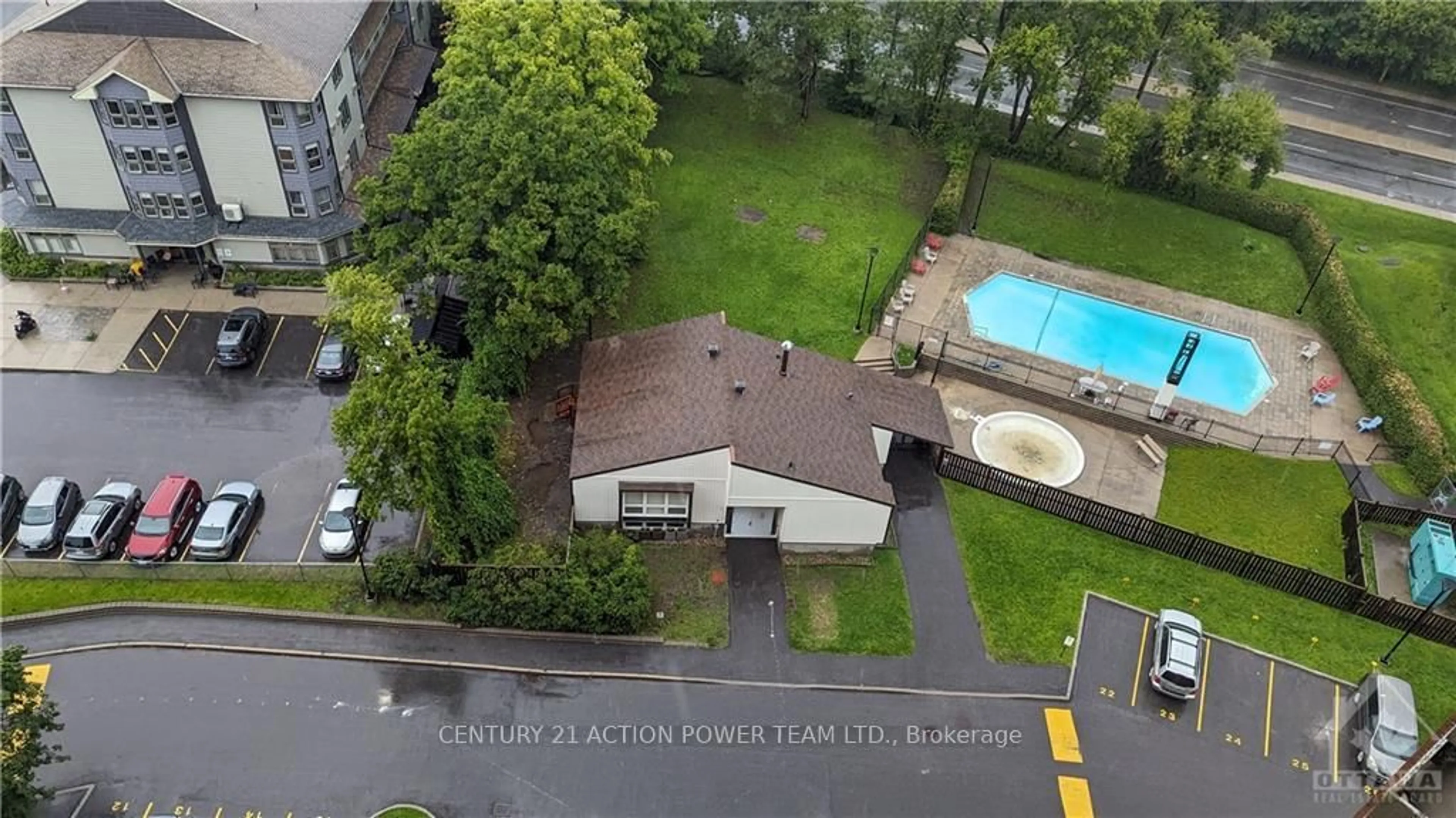 A pic from outside/outdoor area/front of a property/back of a property/a pic from drone, unknown for 915 Elmsmere Rd #314, Ottawa Ontario K1J 8H8