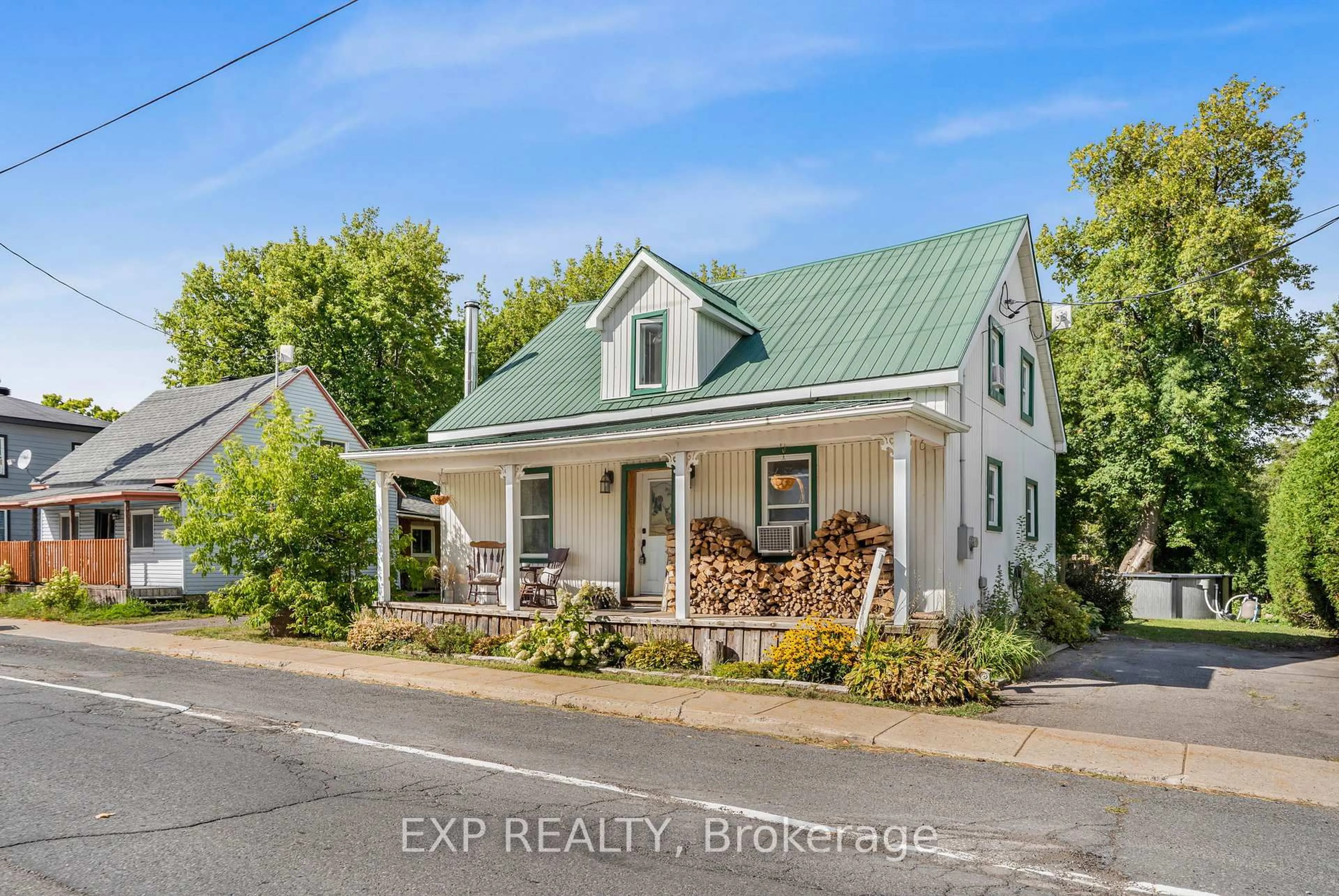Home with vinyl exterior material, street for 1209 Labrosse St, East Hawkesbury Ontario K0B 1P0