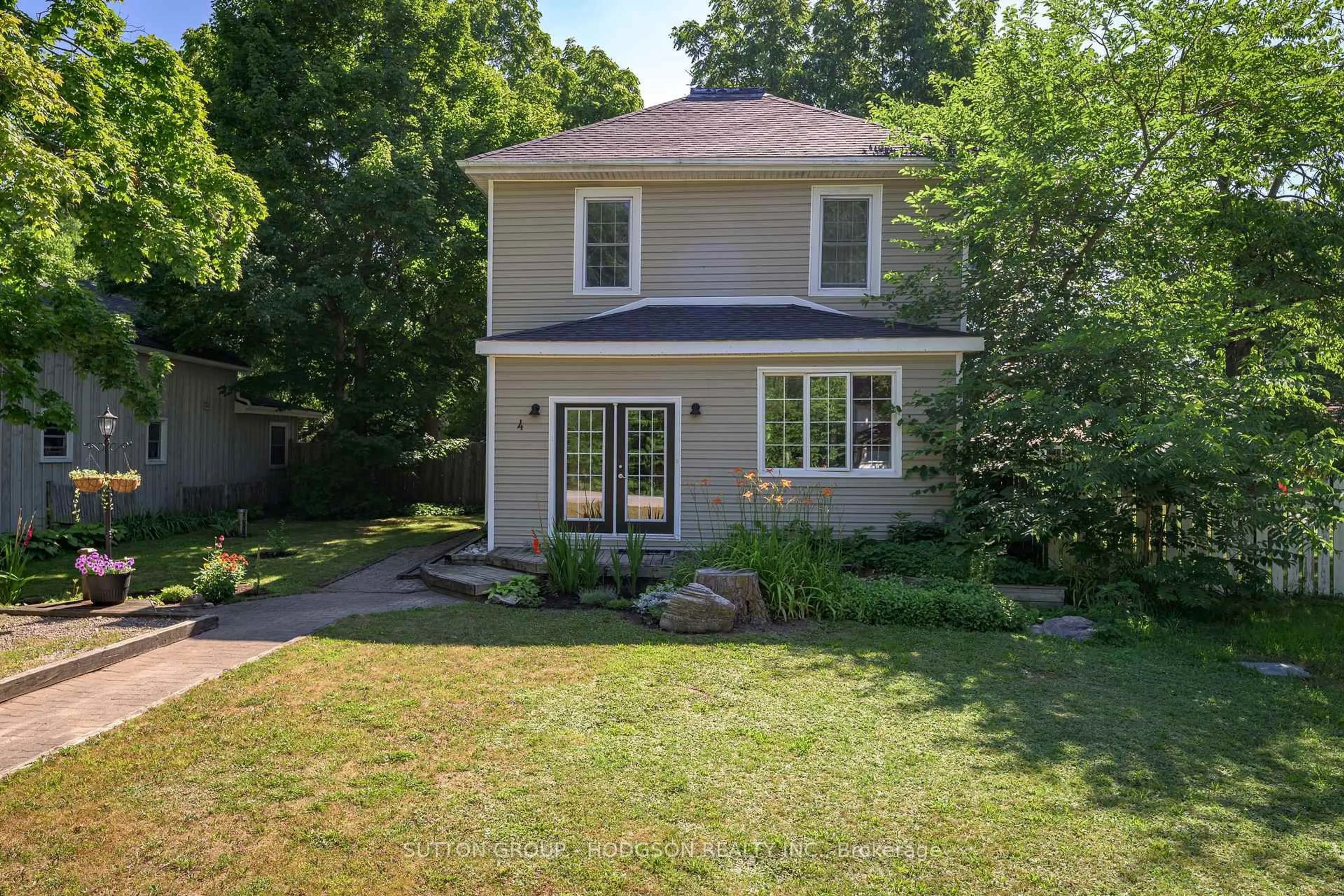 A pic from outside/outdoor area/front of a property/back of a property/a pic from drone, street for 4 Louisa St, Bluewater Ontario N0M 1G0
