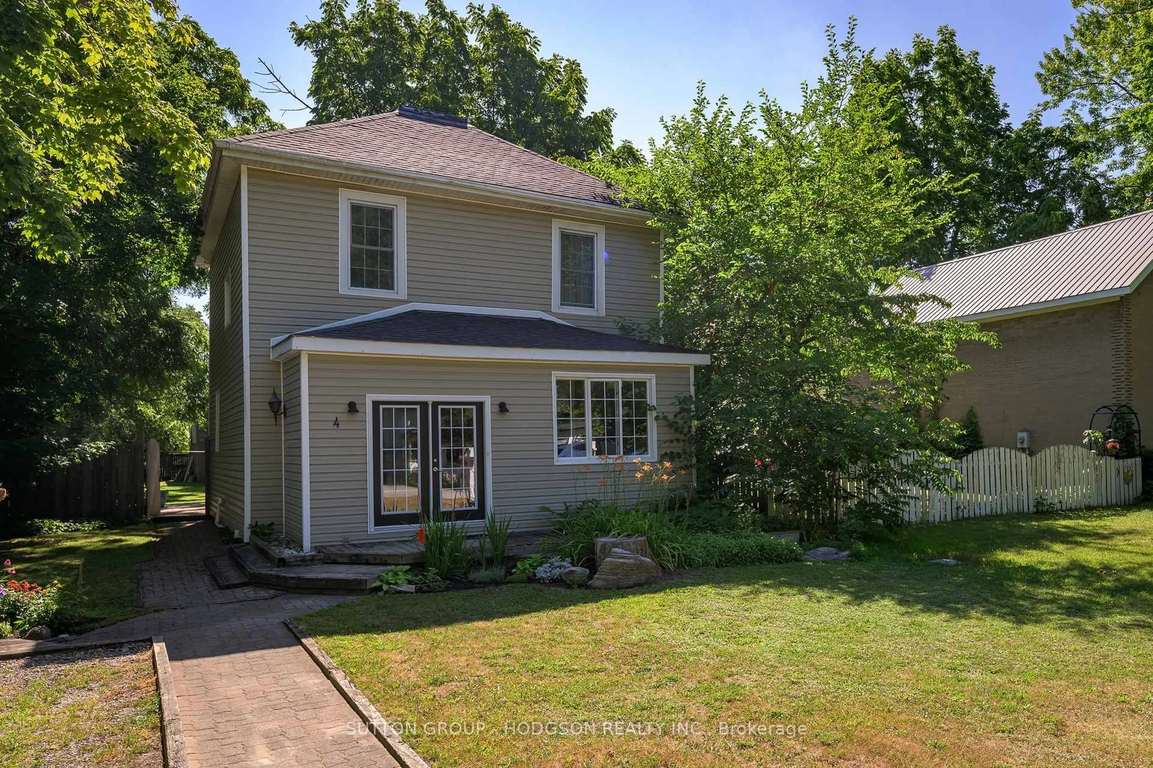 Unknown for 4 Louisa St, Bluewater Ontario N0M 1G0