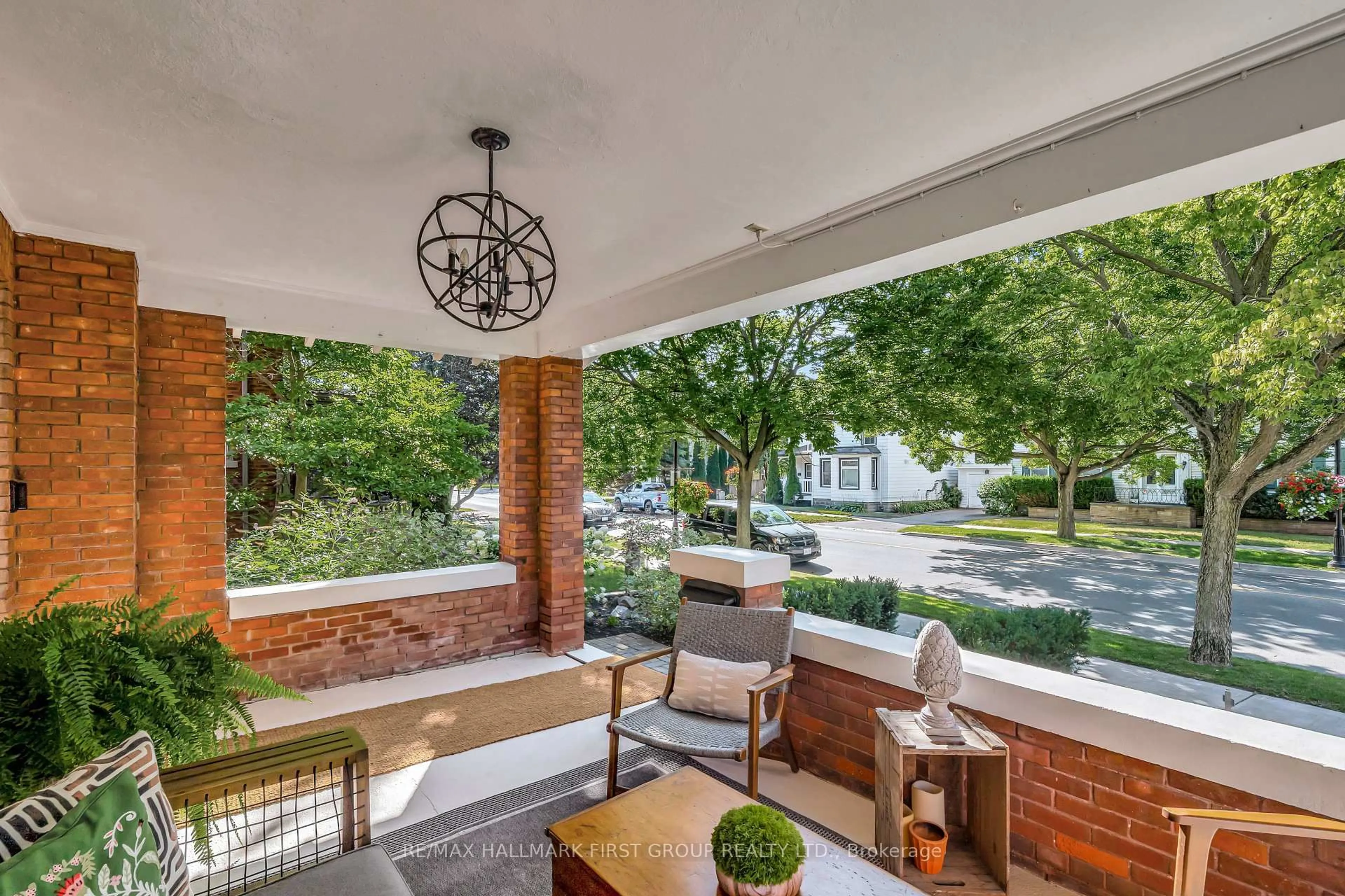Patio, street for 174 King St, Cobourg Ontario K9A 2M9