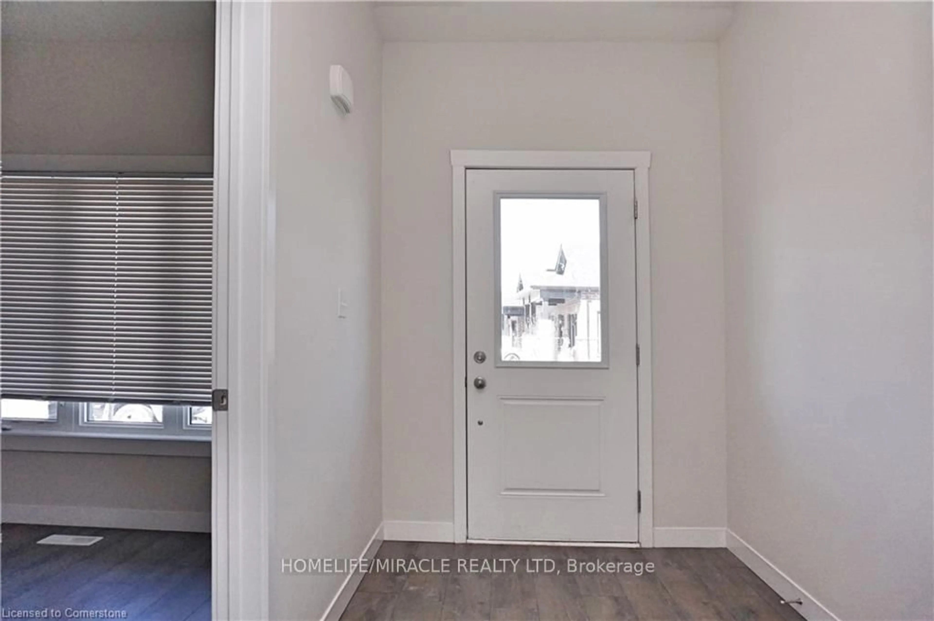 Indoor entryway for 12 Waterthrush Lane, Haldimand Ontario N3Y 0E9