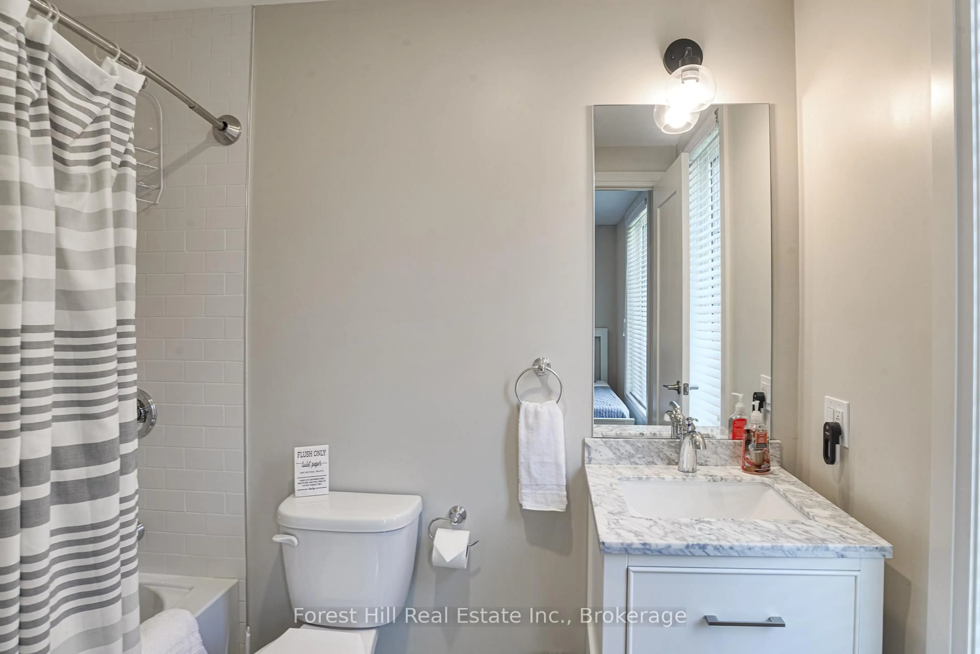 Standard bathroom, ceramic/tile floor for 2054 Peninsula Rd #Unit 16, Muskoka Lakes Ontario P0B 1G0