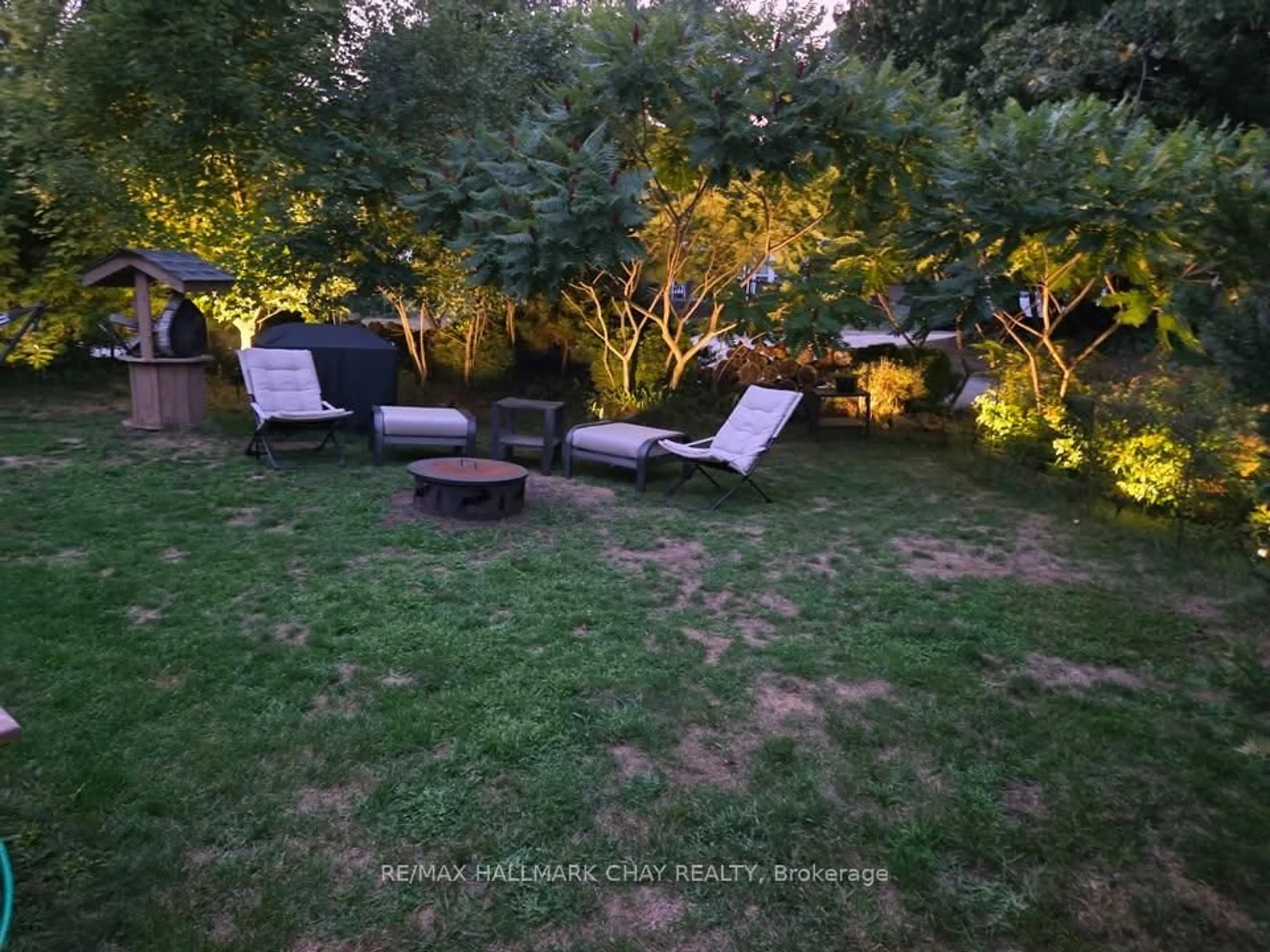 A pic from outside/outdoor area/front of a property/back of a property/a pic from drone, unknown for 116 Cedardale Rd #21, Brighton Ontario K0K 1L0