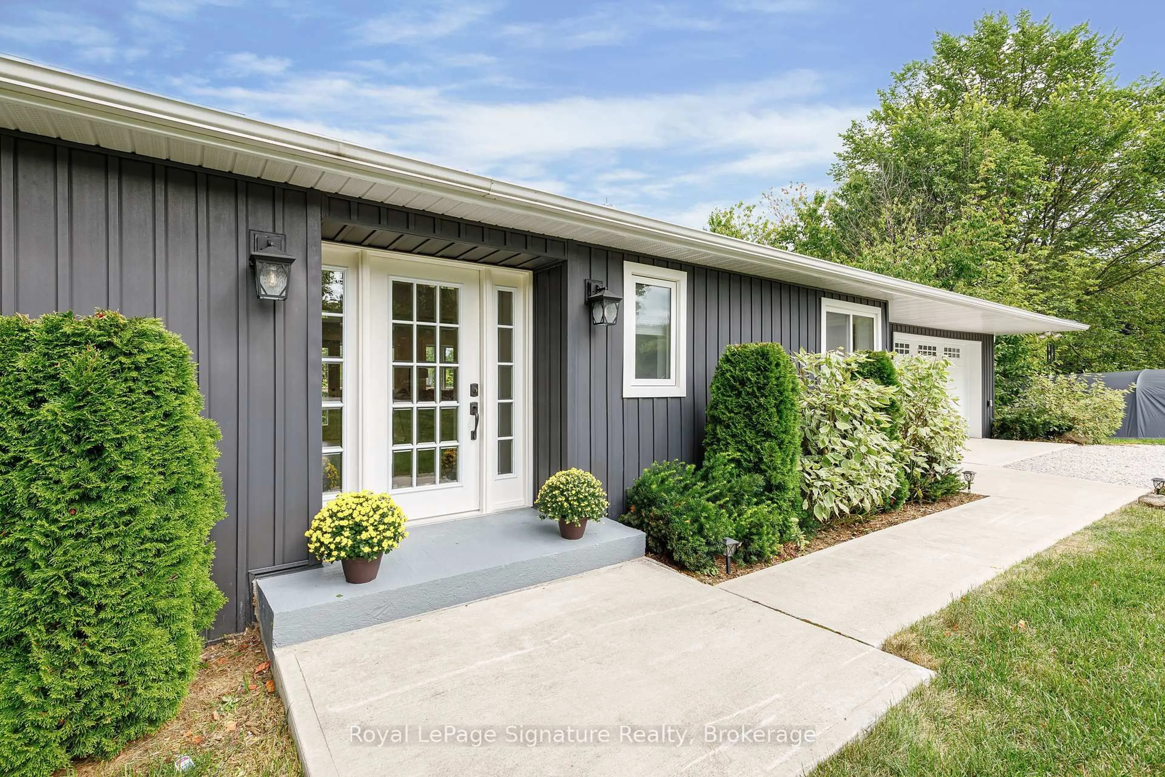 Home with vinyl exterior material, street for 197702 GREY ROAD 7, Meaford Ontario N4L 1W7