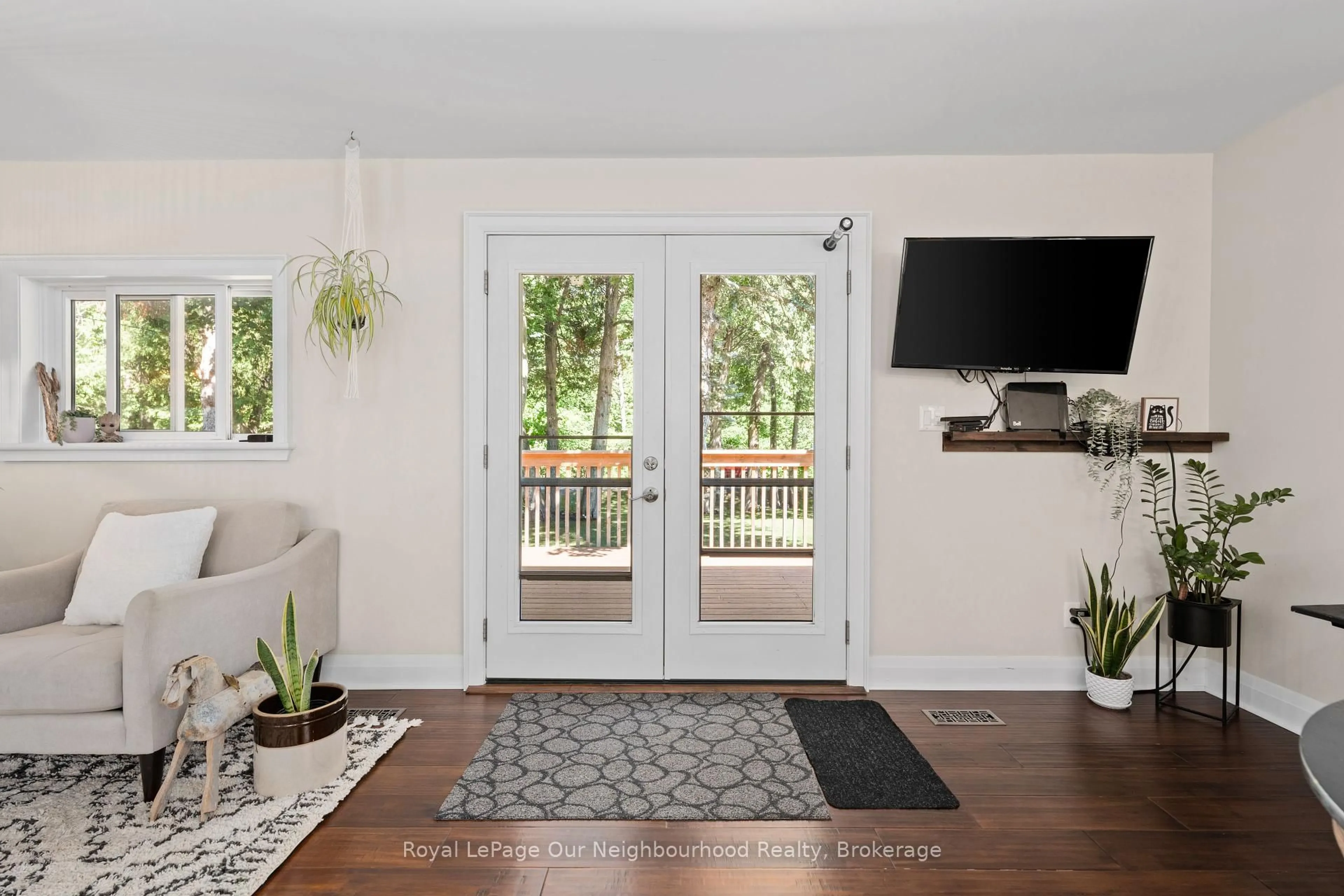 Indoor entryway for 5292 Harris Boatworks Rd, Hamilton Township Ontario K0K 2E0