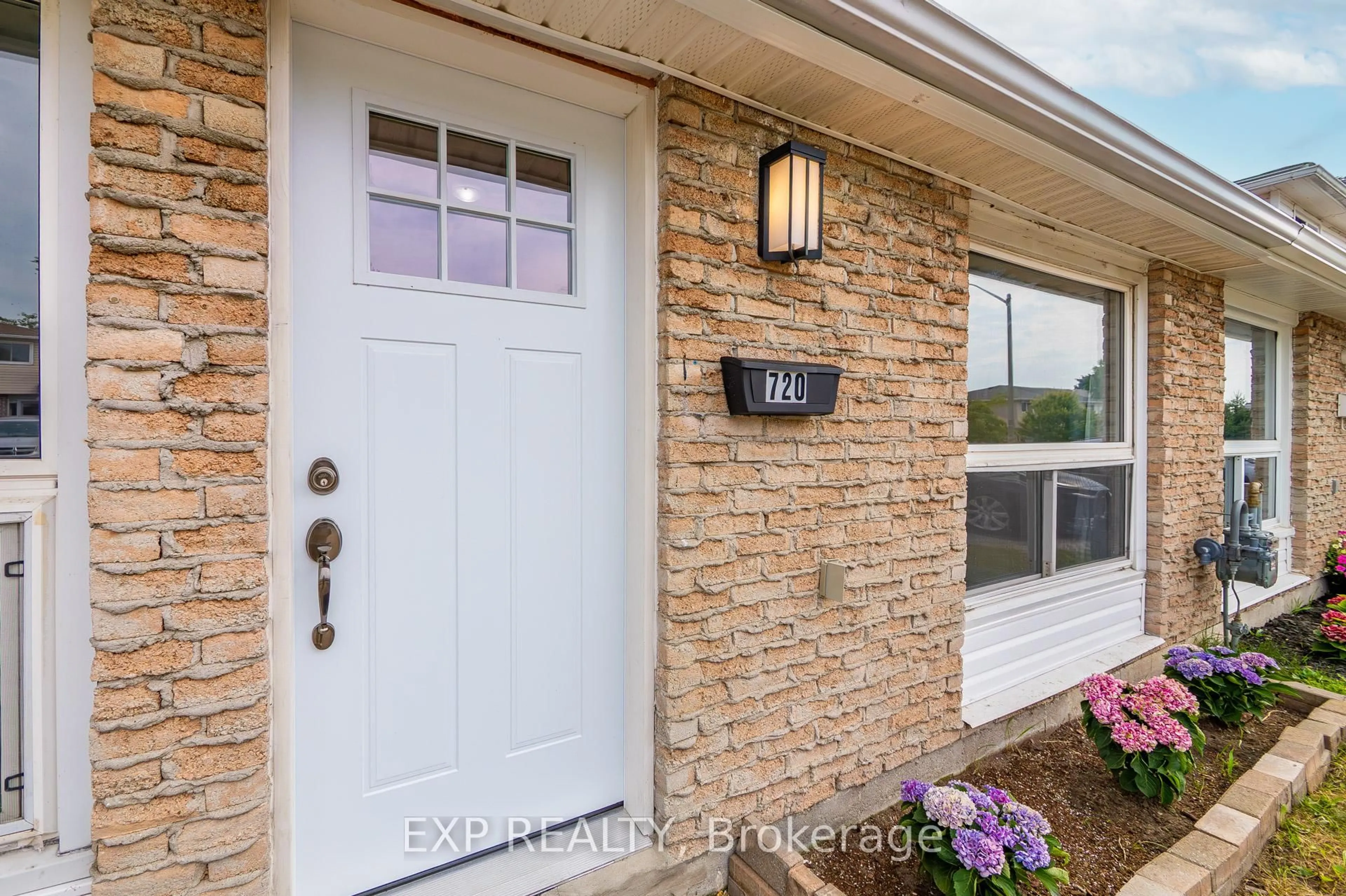 Unknown for 720 Parkview Cres, Cambridge Ontario N3H 4X9