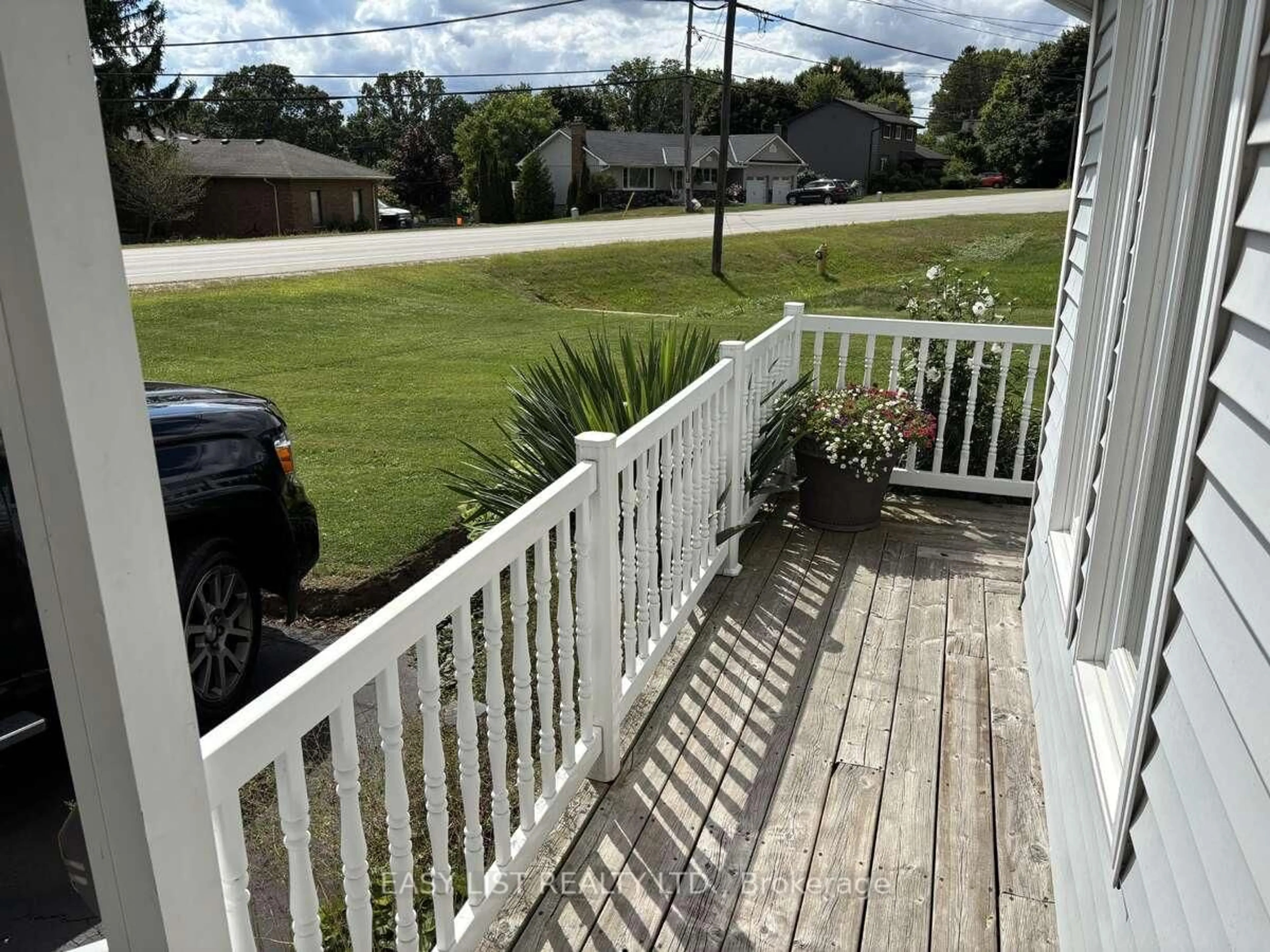 A pic from outside/outdoor area/front of a property/back of a property/a pic from drone, water/lake/river/ocean view for 3706 Catherine St, Thames Centre Ontario N0L 1G1