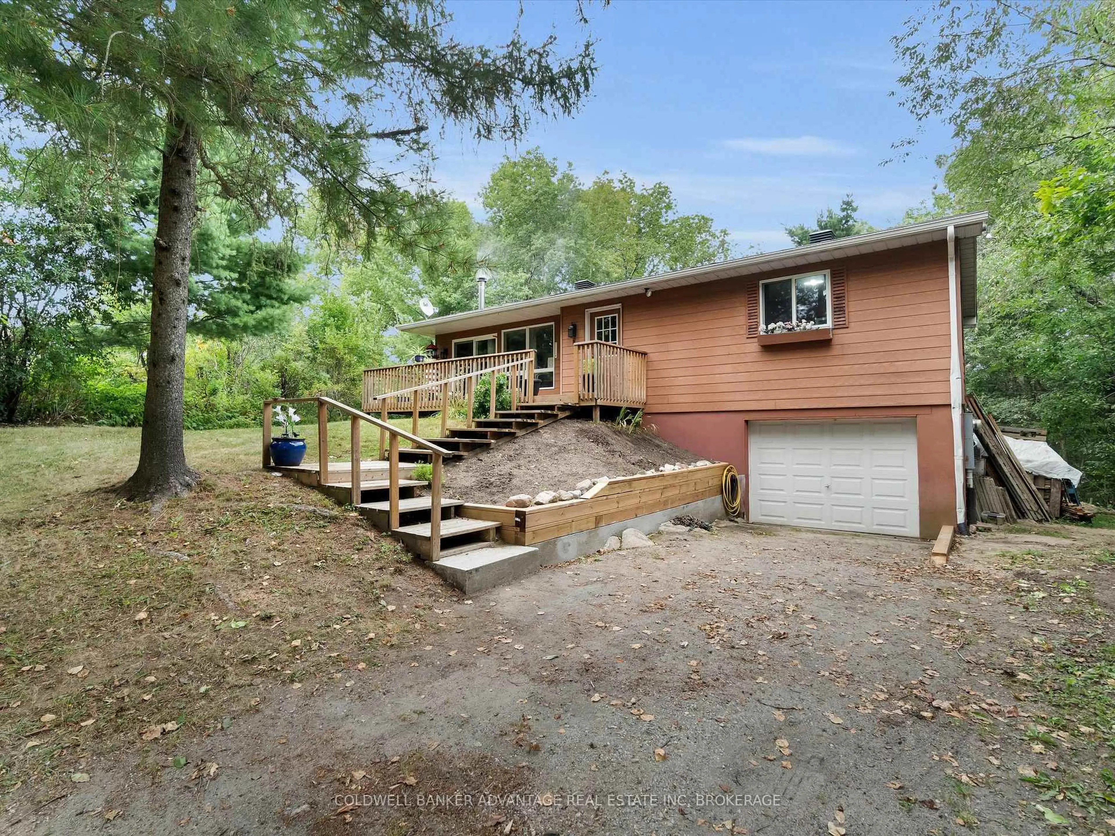 A pic from outside/outdoor area/front of a property/back of a property/a pic from drone, unknown for 4276 HIGHWAY 520, Magnetawan Ontario P0A 1P0