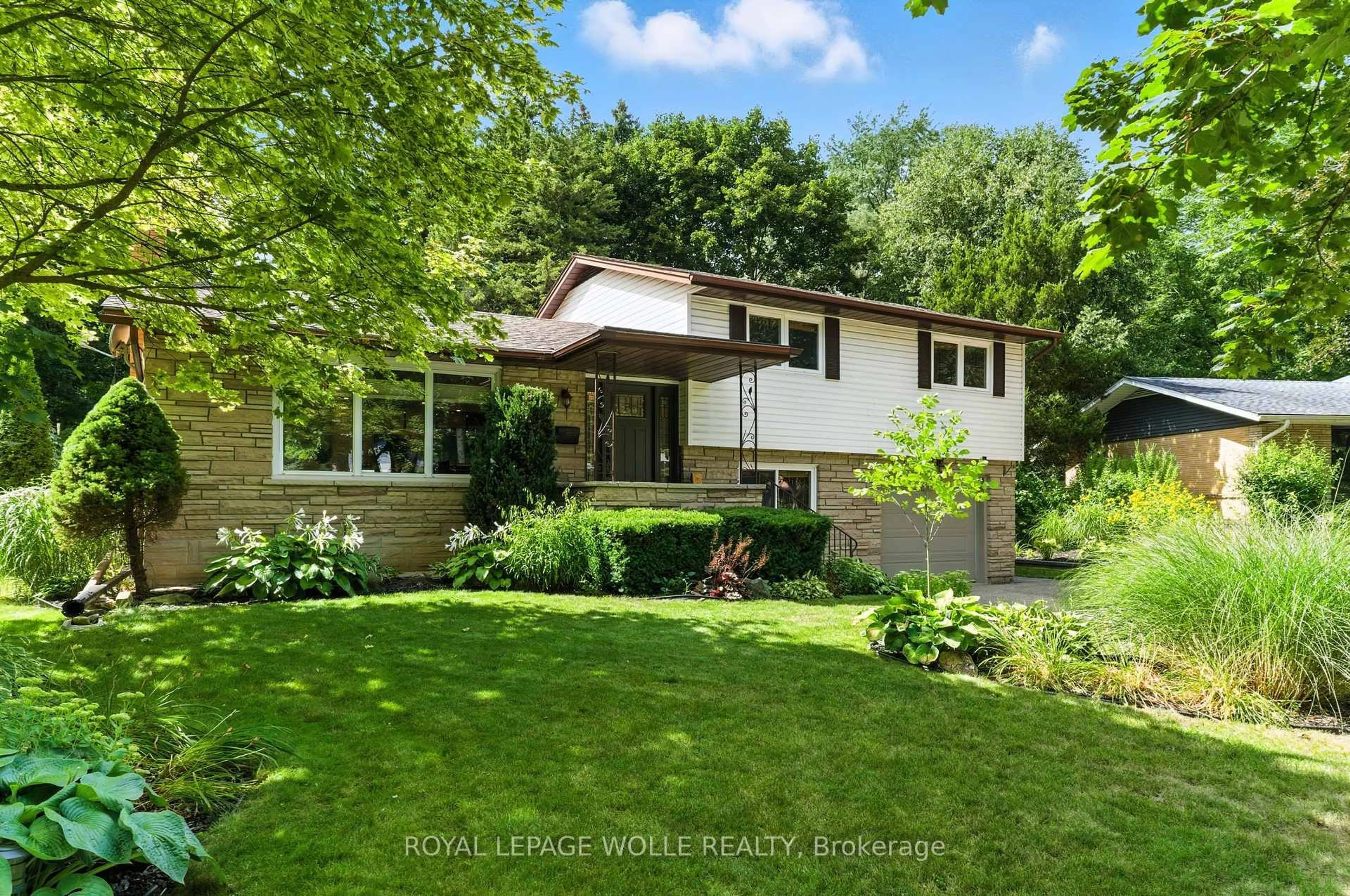 Unknown for 33 Shadywood Cres, Kitchener Ontario N2M 4J1