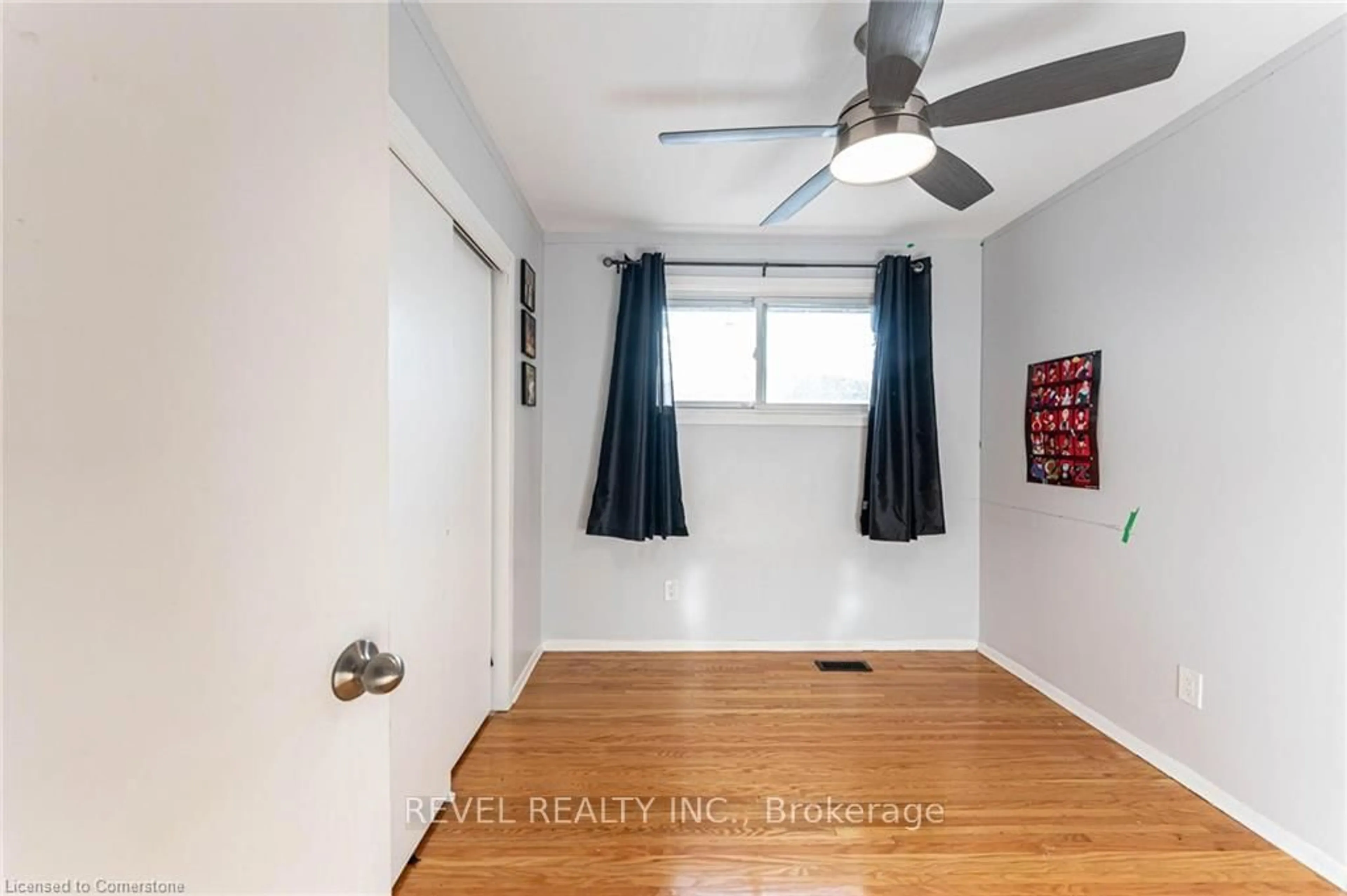 A pic of a room for 198 Berko Ave, Hamilton Ontario L8V 2R5