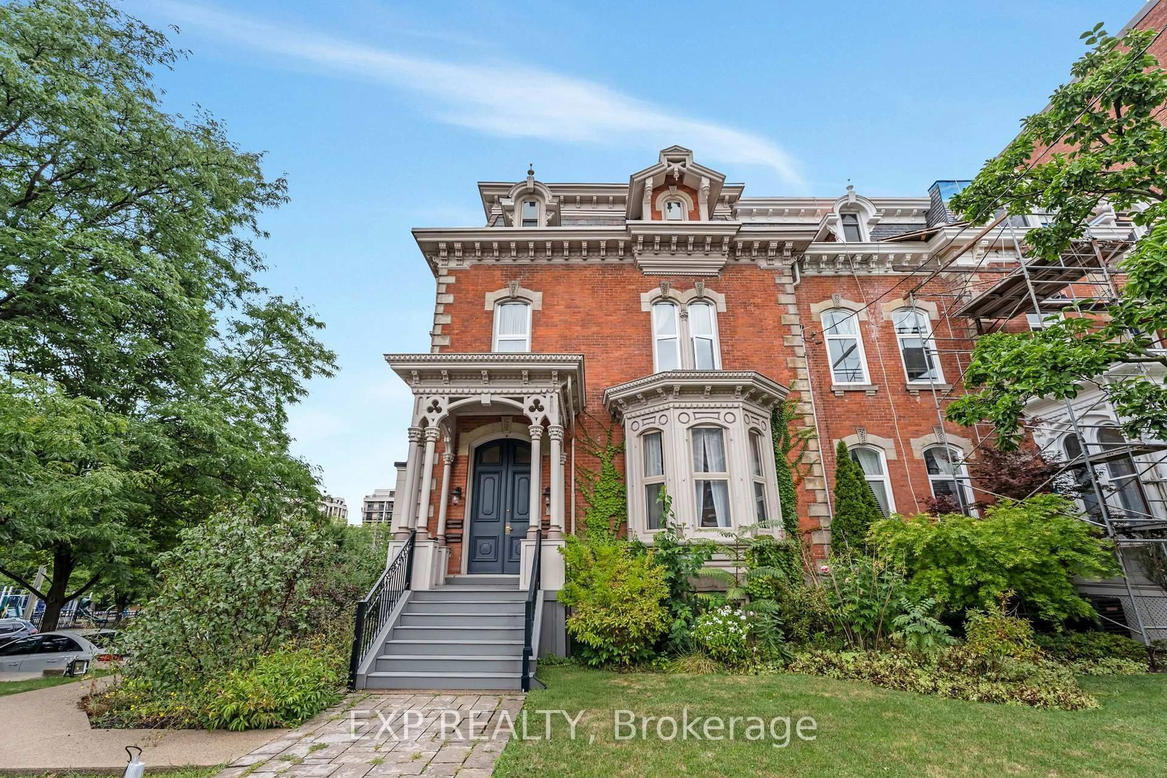 A pic from outside/outdoor area/front of a property/back of a property/a pic from drone, building for 46 Herkimer St #2, Hamilton Ontario L8P 2G4
