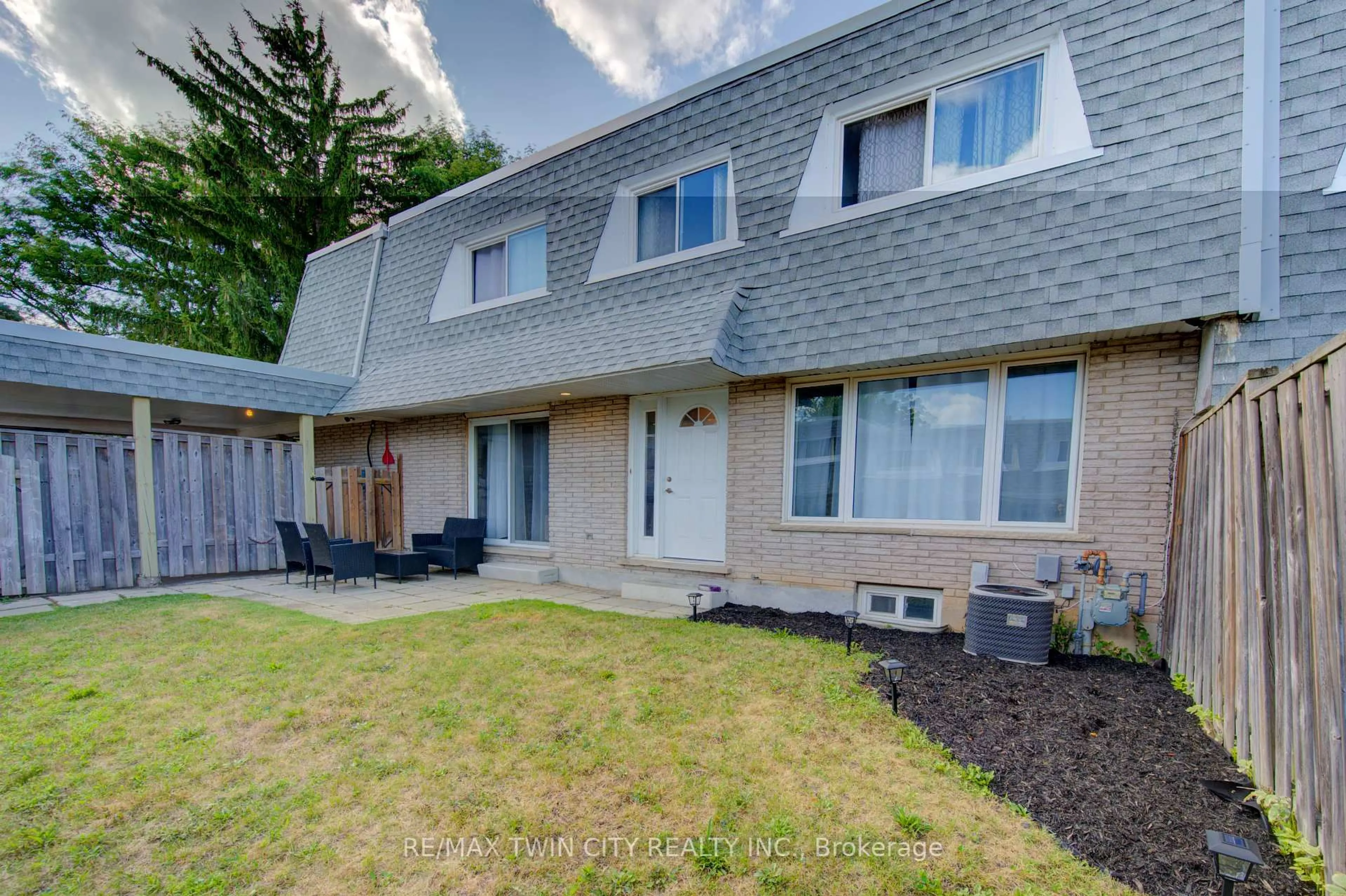 A pic from outside/outdoor area/front of a property/back of a property/a pic from drone, street for 14 Williamsburg Rd #47, Kitchener Ontario N2E 1W1