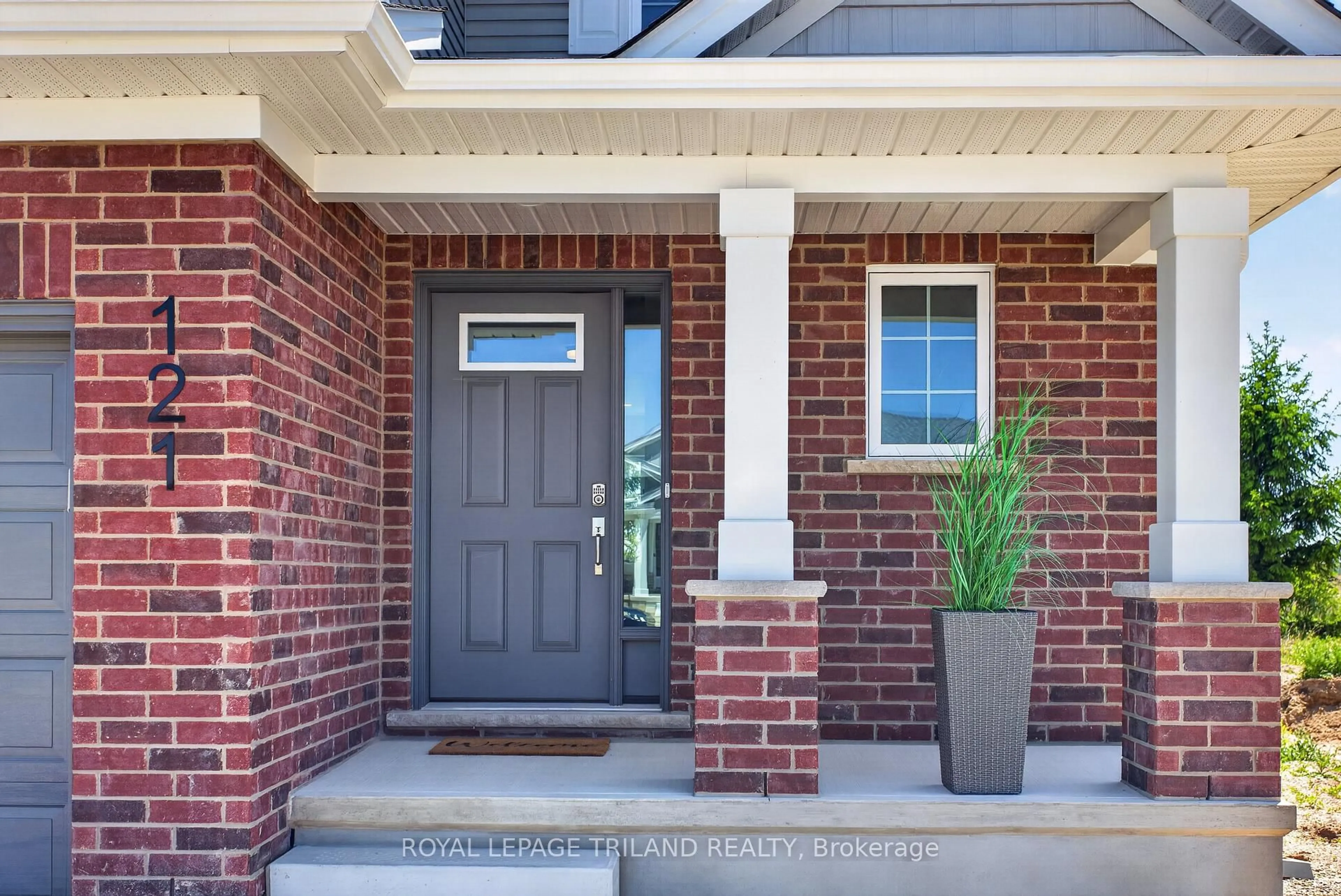 Home with brick exterior material, street for 121 STYLES Dr, St. Thomas Ontario N5R 0N8