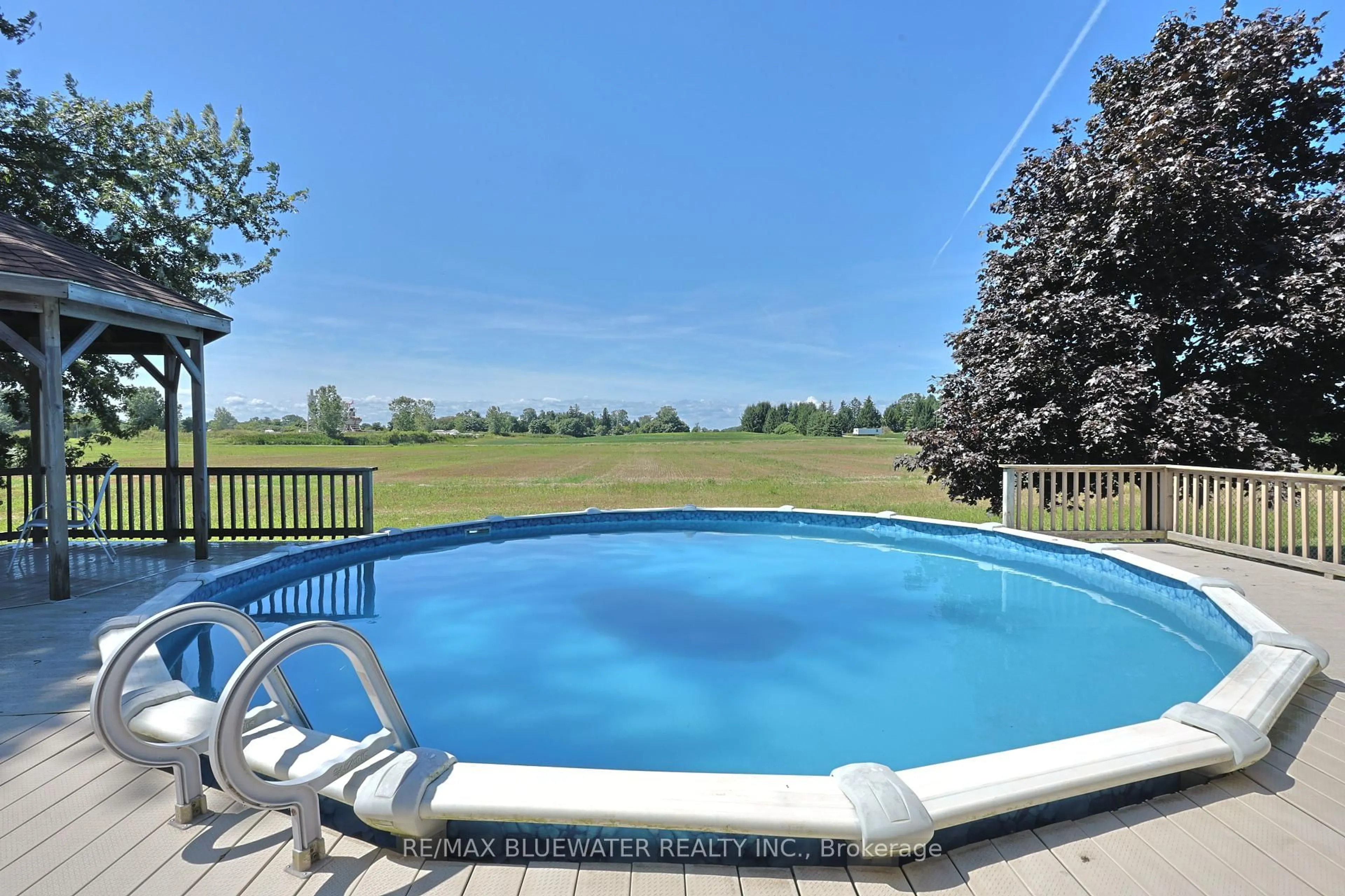 Pool for 7963 Rawlings Rd, Lambton Shores Ontario N0N 1J2