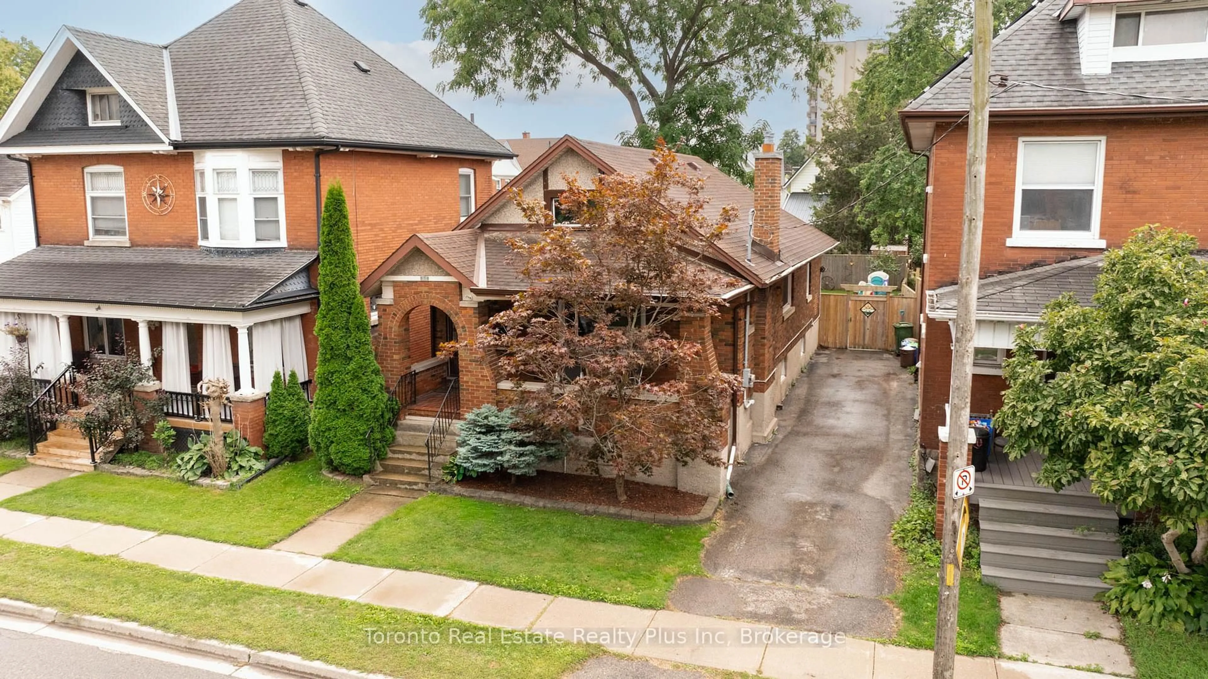 Unknown for 30 Scott St, St. Thomas Ontario N5P 1K3