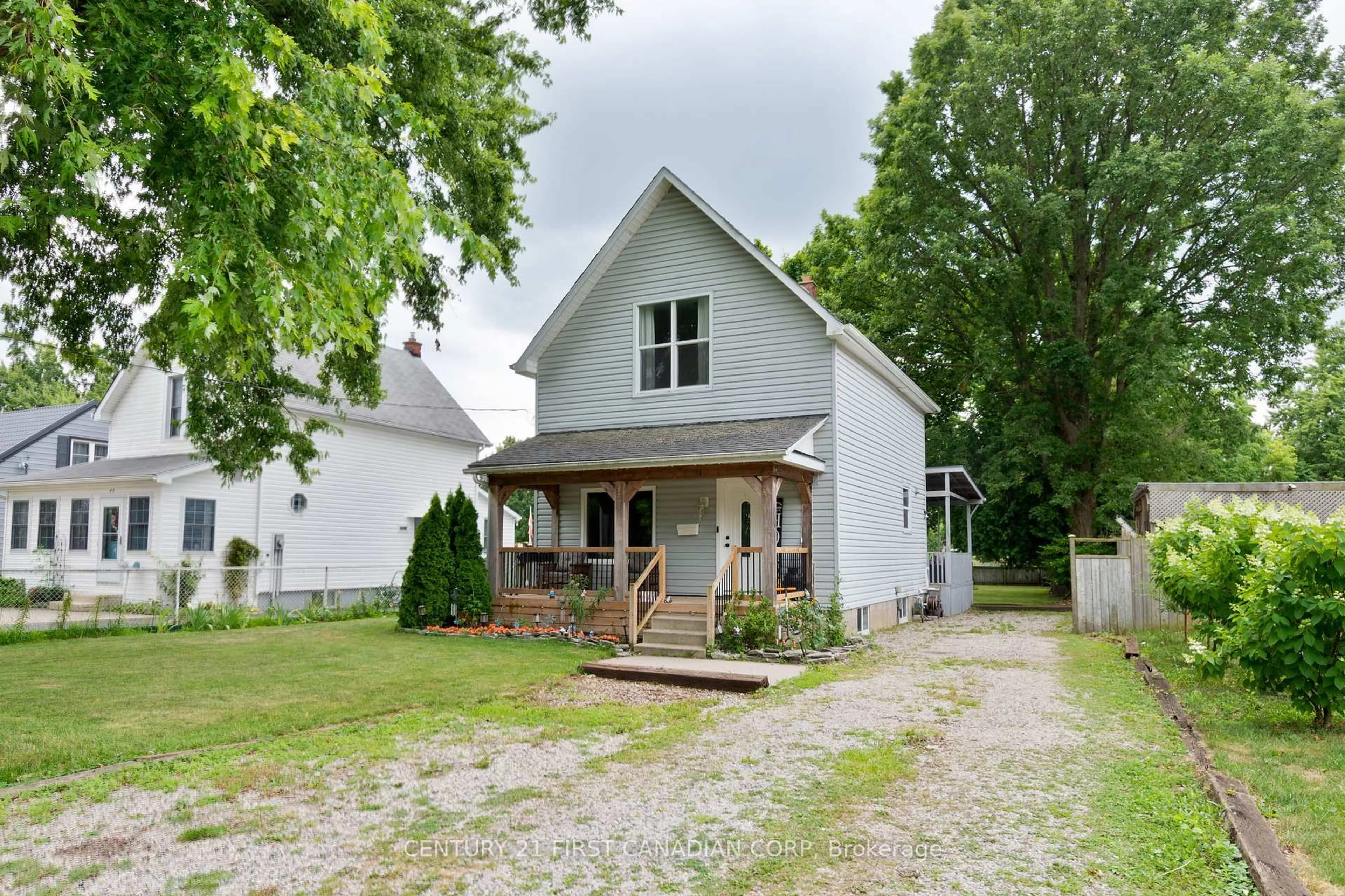 Unknown for 41 South Edgeware Rd, St. Thomas Ontario N5P 2H5