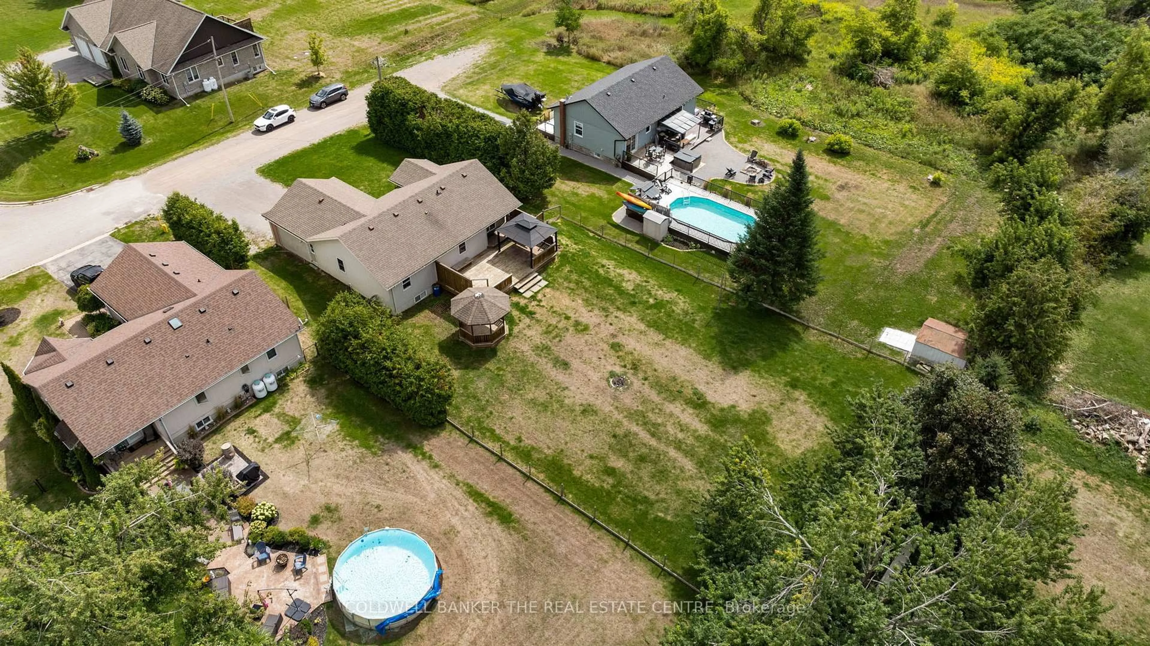 A pic from outside/outdoor area/front of a property/back of a property/a pic from drone, unknown for 96 Elm St, Kawartha Lakes Ontario K0M 2T0
