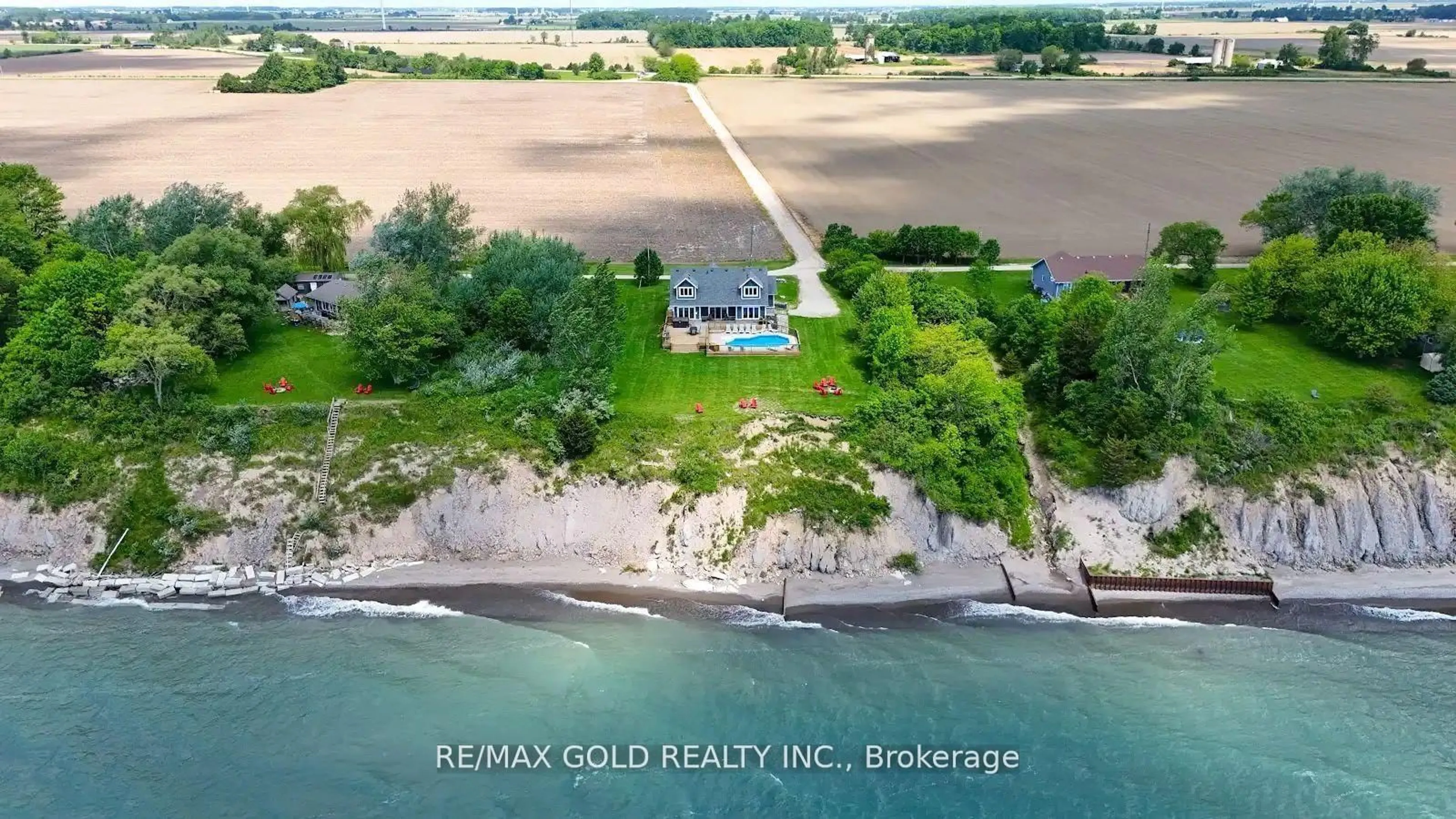 A pic from outside/outdoor area/front of a property/back of a property/a pic from drone, water/lake/river/ocean view for 1932 Ocean Blvd, Chatham-Kent Ontario N0P 2P0
