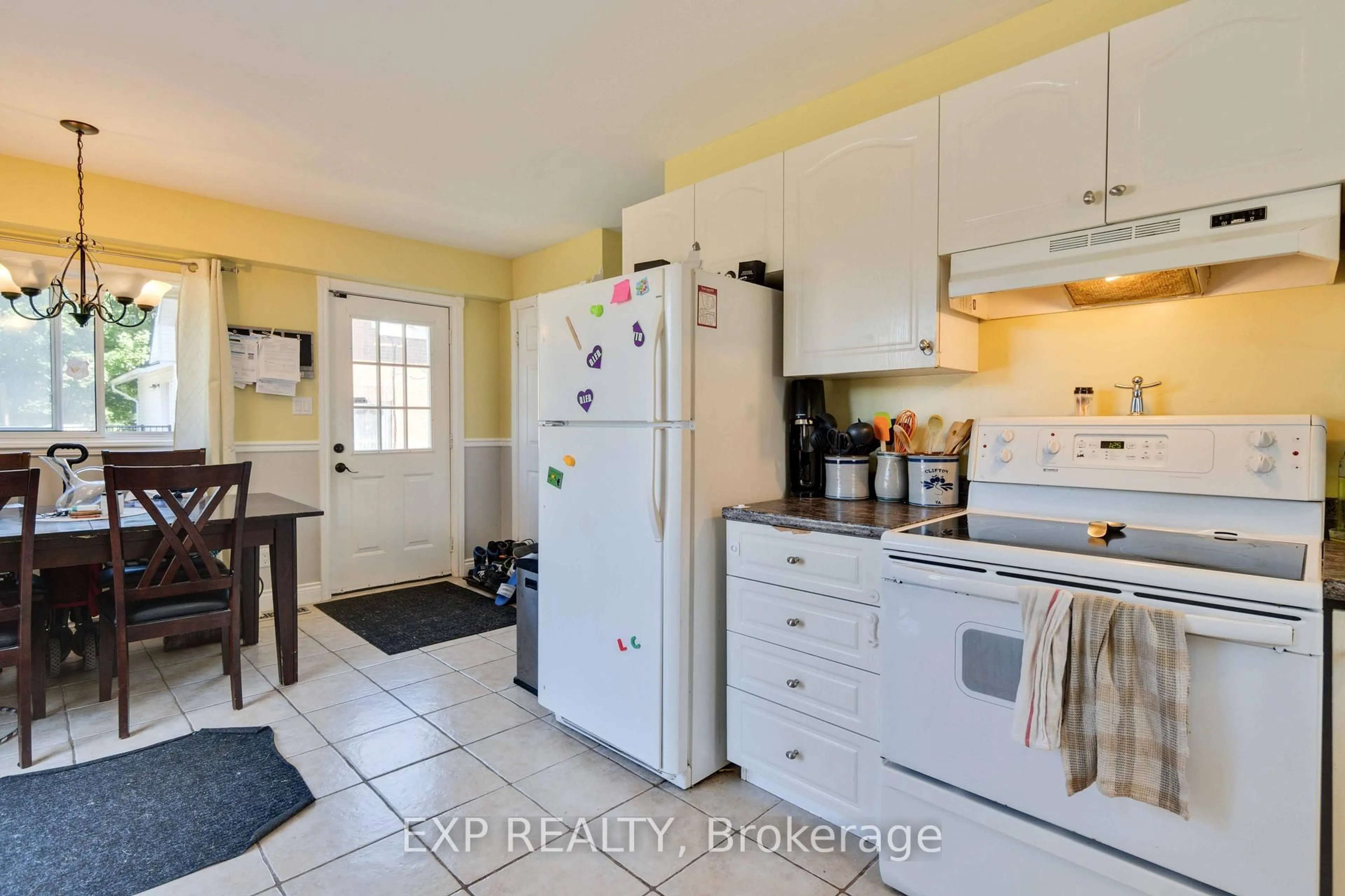 Standard kitchen, ceramic/tile floor for 105 Division St, Arnprior Ontario K7S 3B9