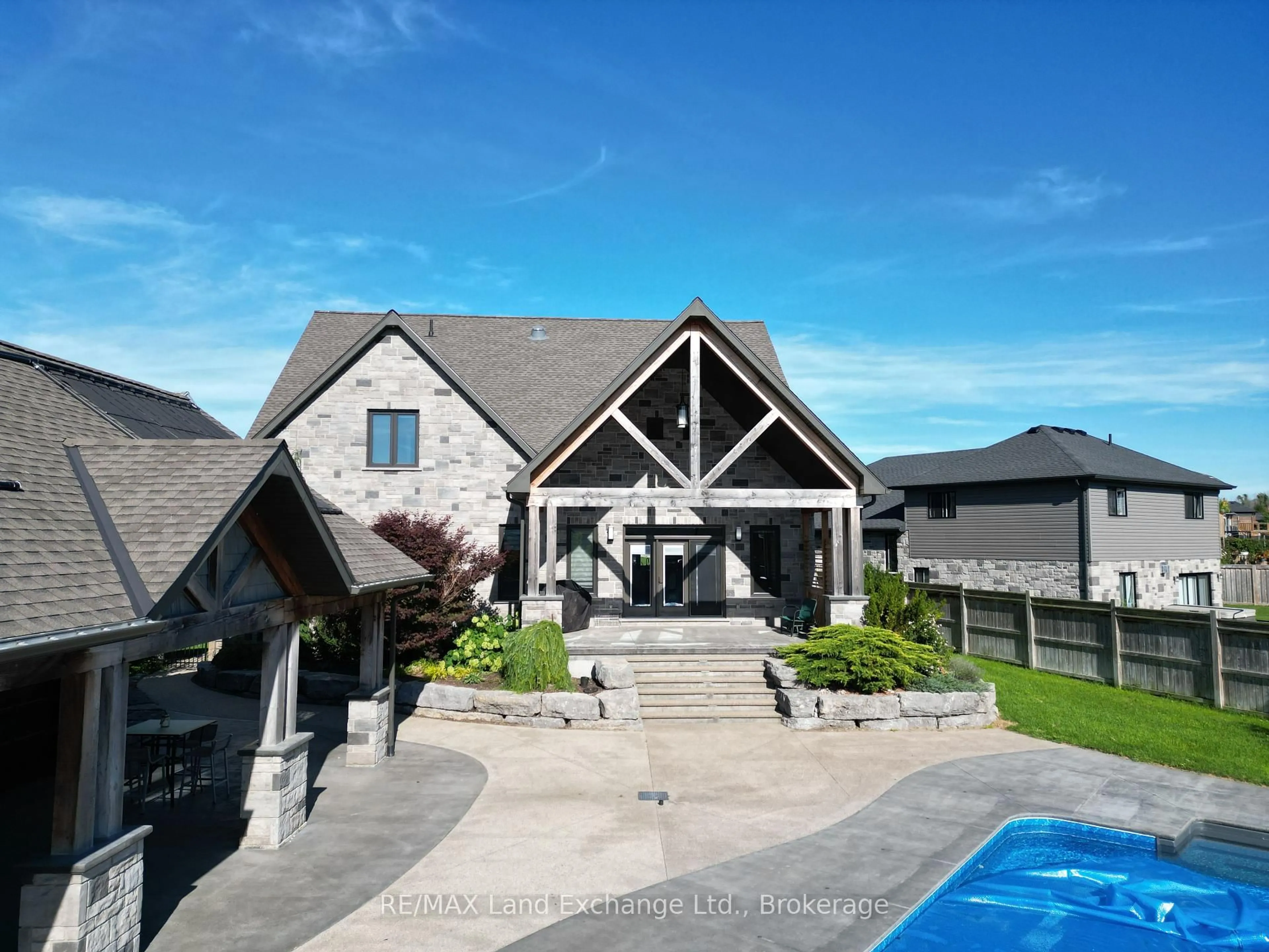 A pic from outside/outdoor area/front of a property/back of a property/a pic from drone, unknown for 24 Lakefield Dr, Kincardine Ontario N2Z 2N8