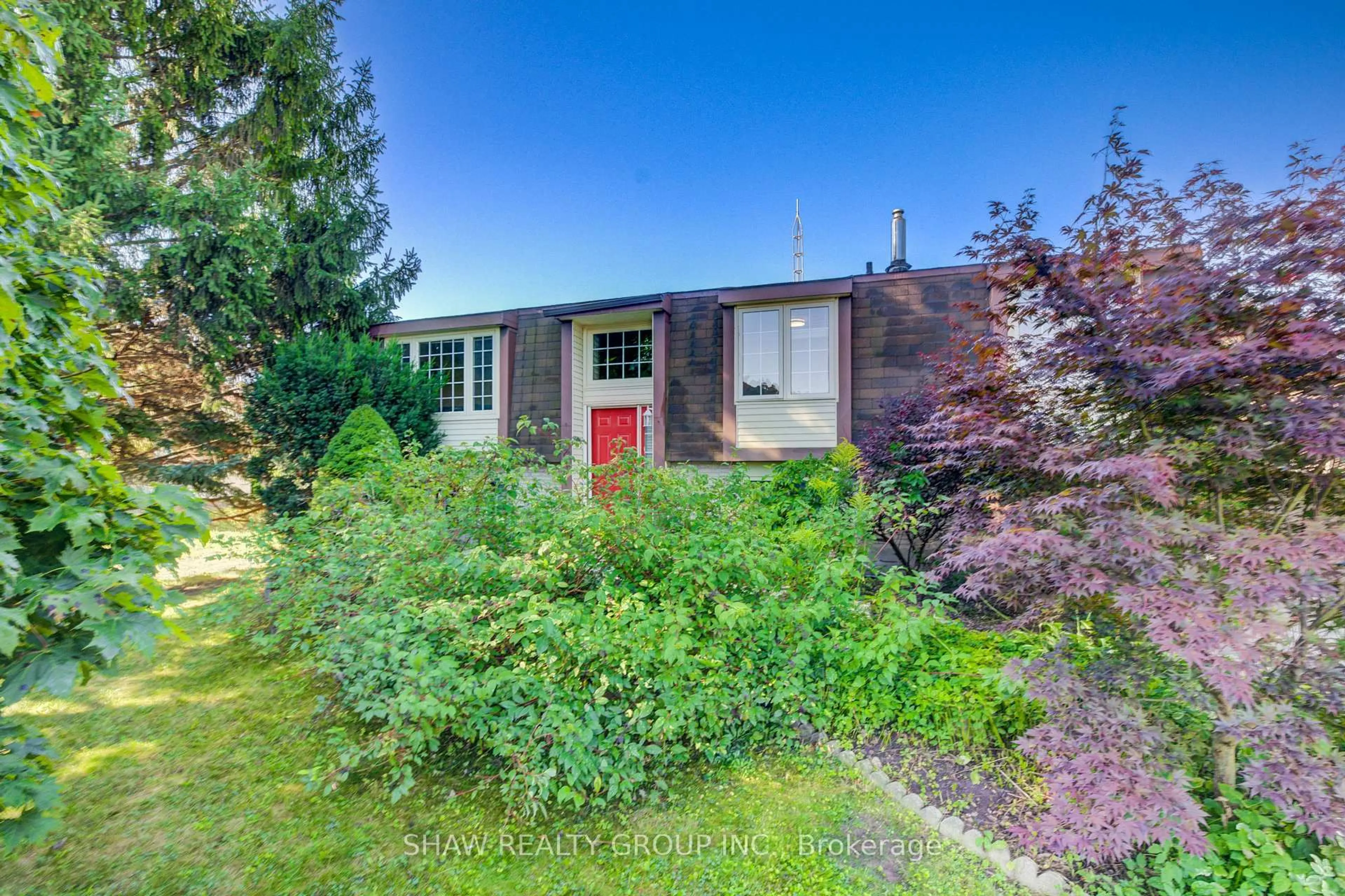 A pic from outside/outdoor area/front of a property/back of a property/a pic from drone, street for 5888 Wellington Rd, Guelph/Eramosa Ontario N1H 6J2