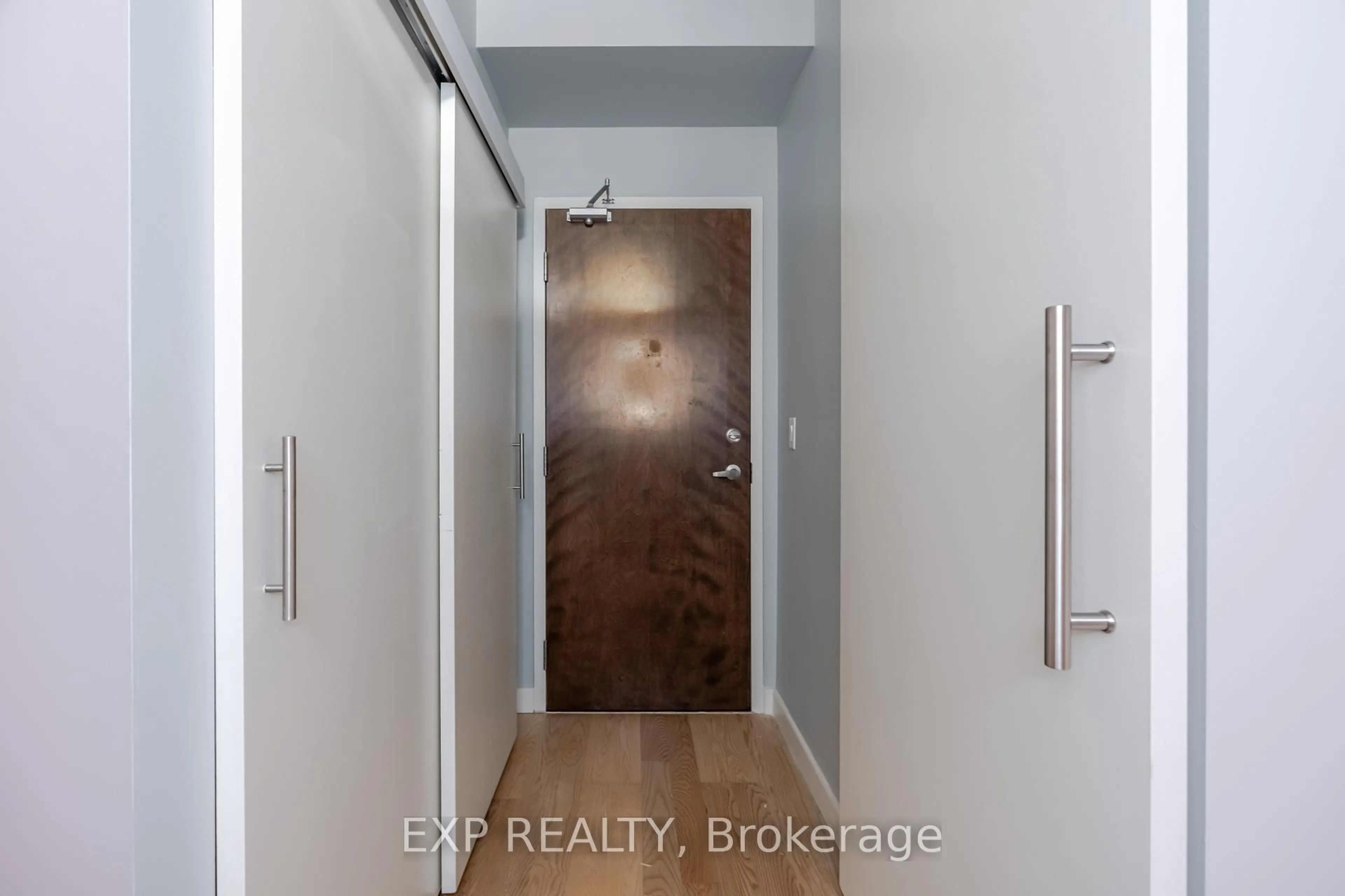 Indoor entryway for 179 GEORGE St #907, Ottawa Ontario K1N 1J8