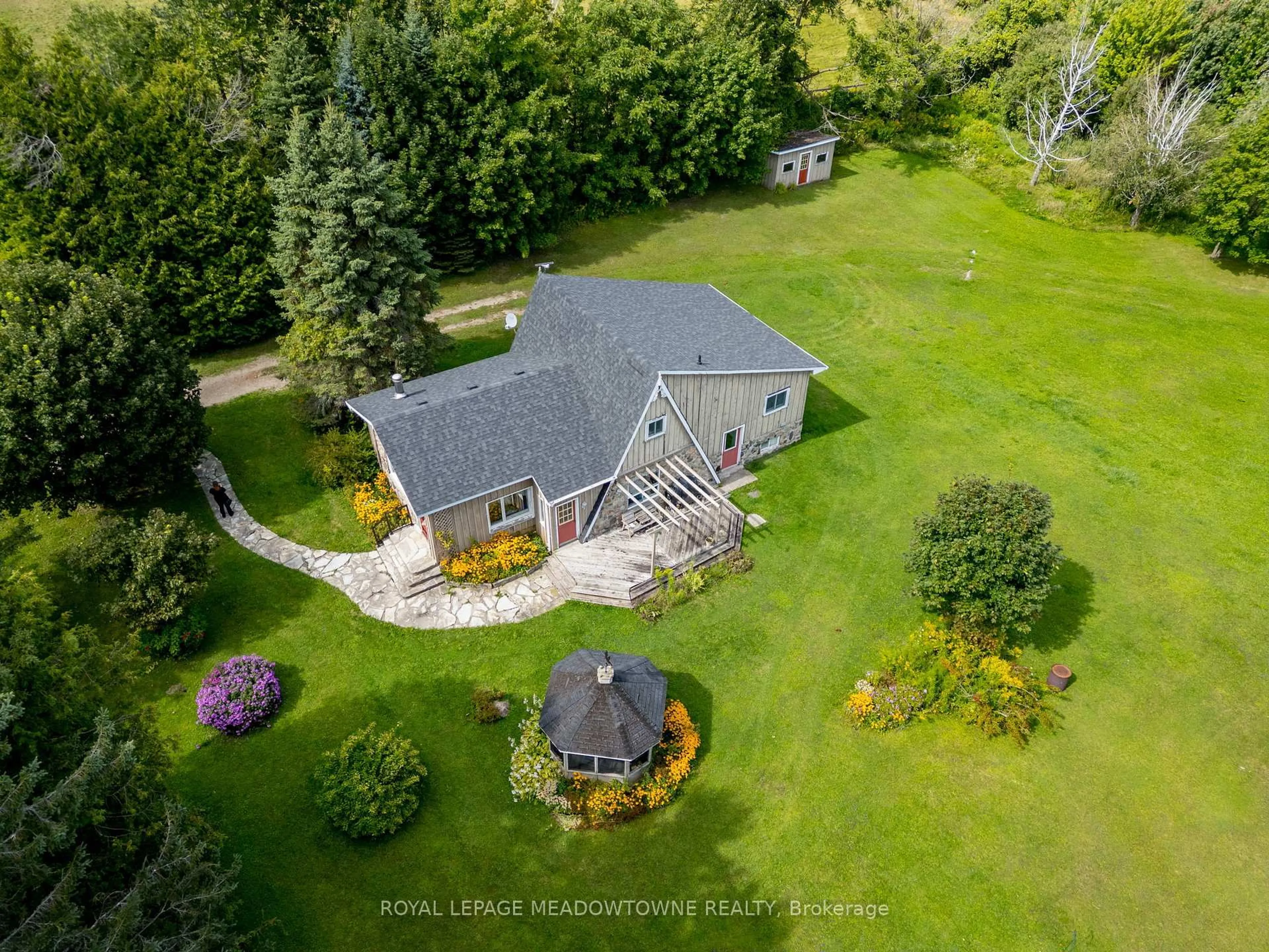 A pic from outside/outdoor area/front of a property/back of a property/a pic from drone, water/lake/river/ocean view for 5139 Ninth Line, Erin Ontario N0B 1T0