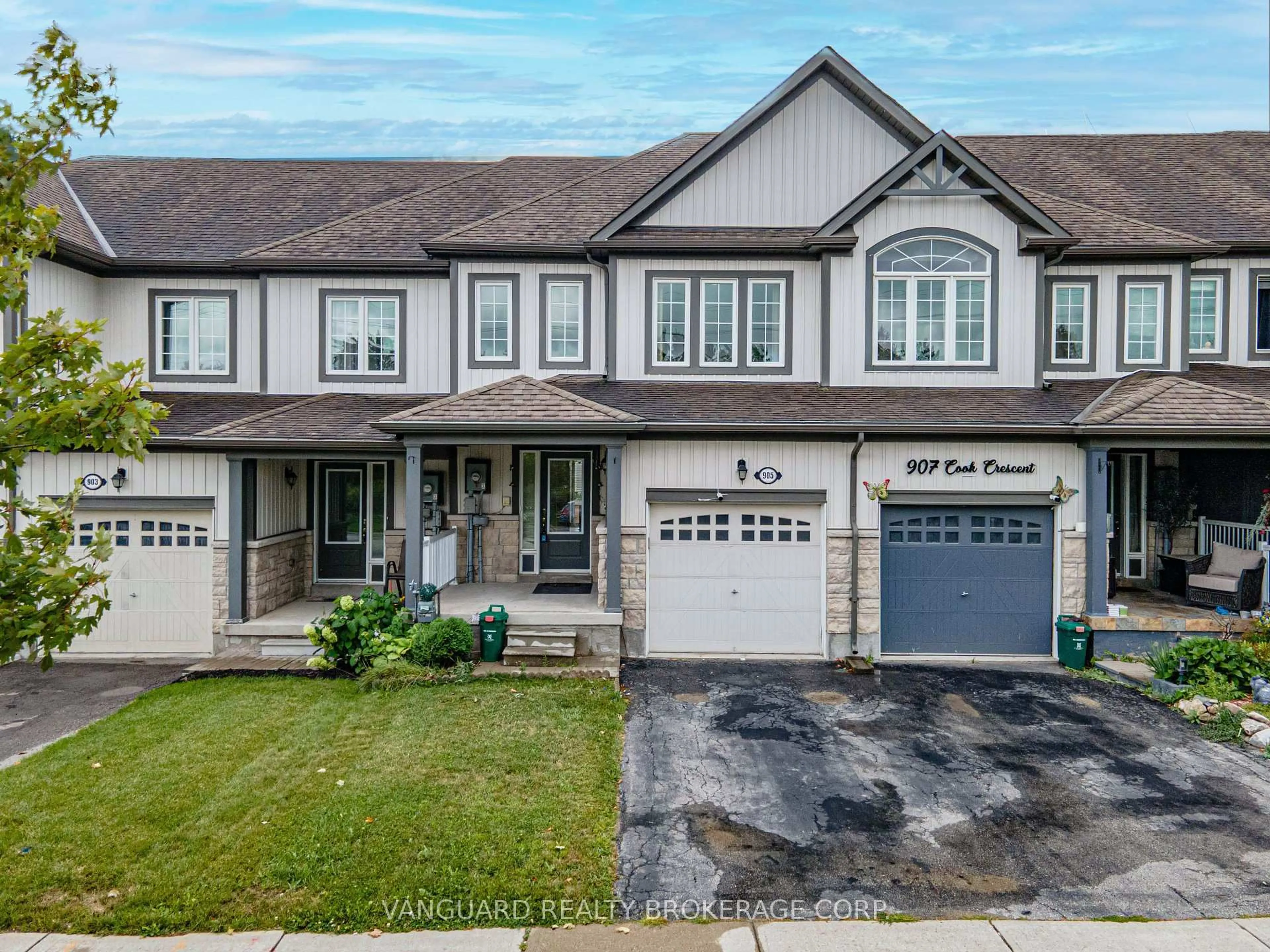 Home with vinyl exterior material, street for 905 Cook Cres, Shelburne Ontario L9V 3V1
