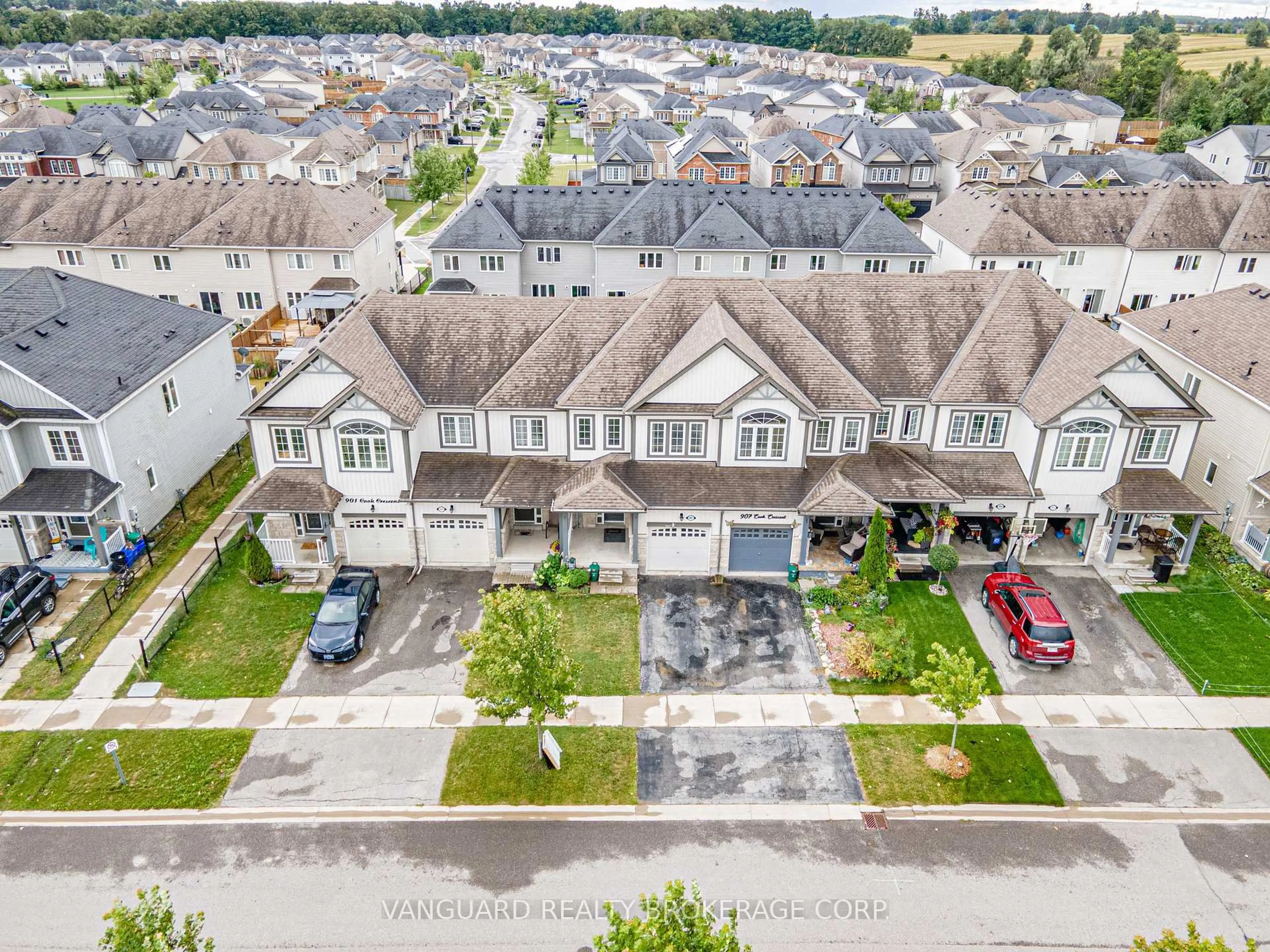 A pic from outside/outdoor area/front of a property/back of a property/a pic from drone, street for 905 Cook Cres, Shelburne Ontario L9V 3V1