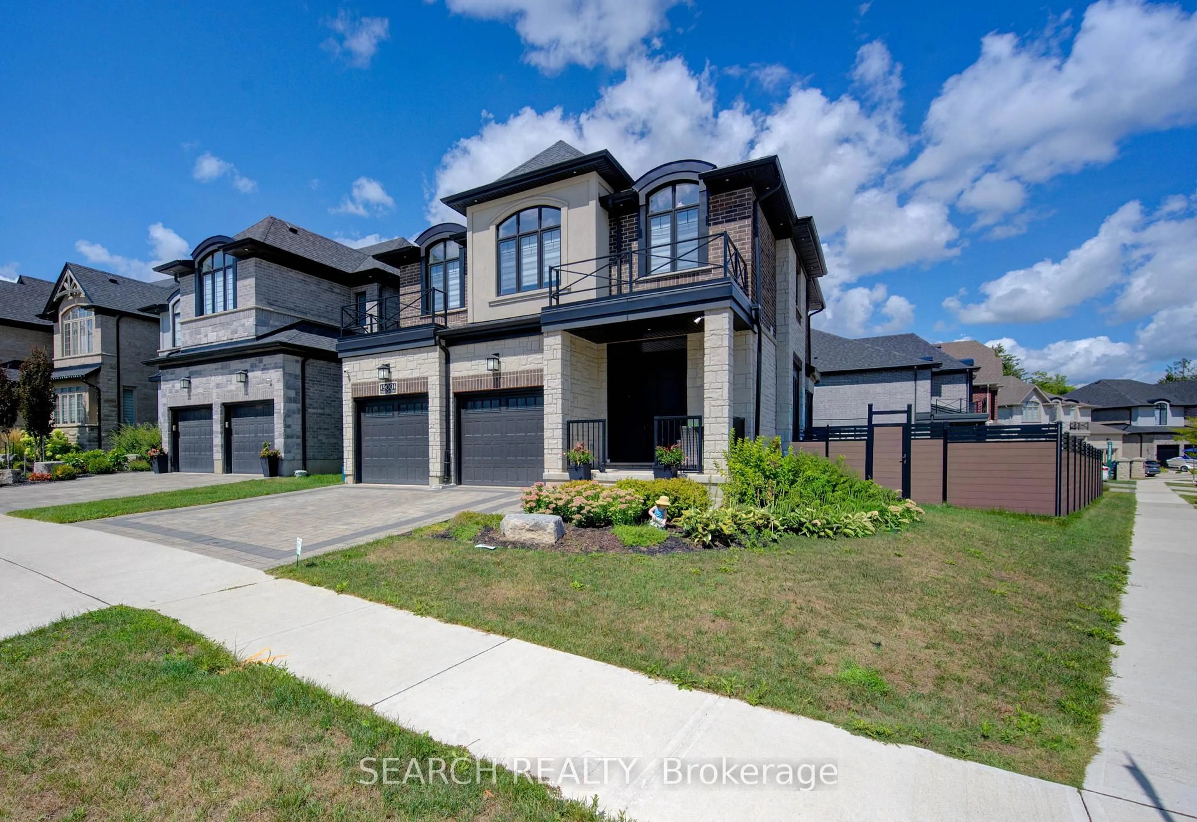 Home with brick exterior material, street for 900 Pondcliffe Crt, Kitchener Ontario N2R 0M4