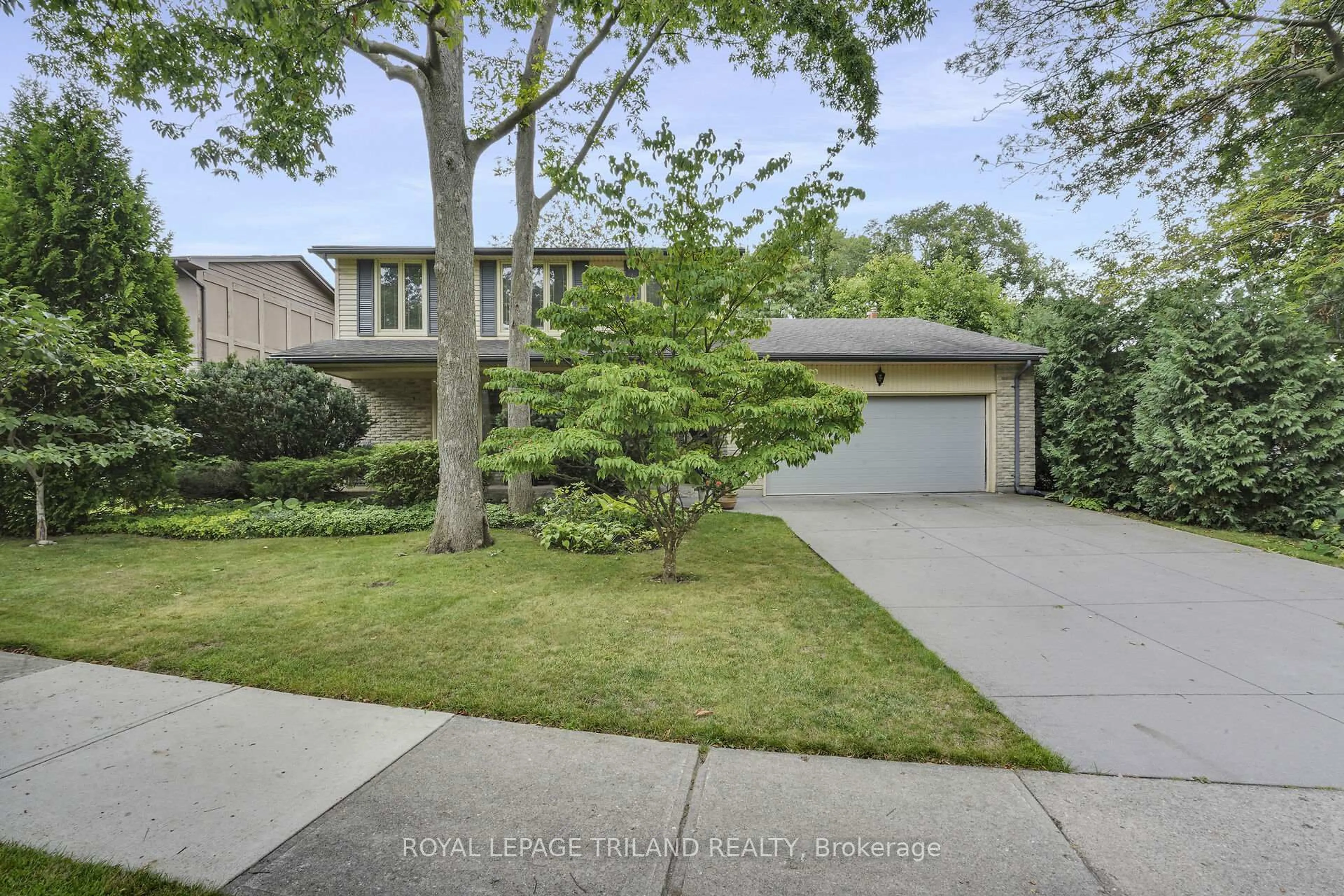 Unknown for 12 Kinnear Cres, London South Ontario N6K 1V8