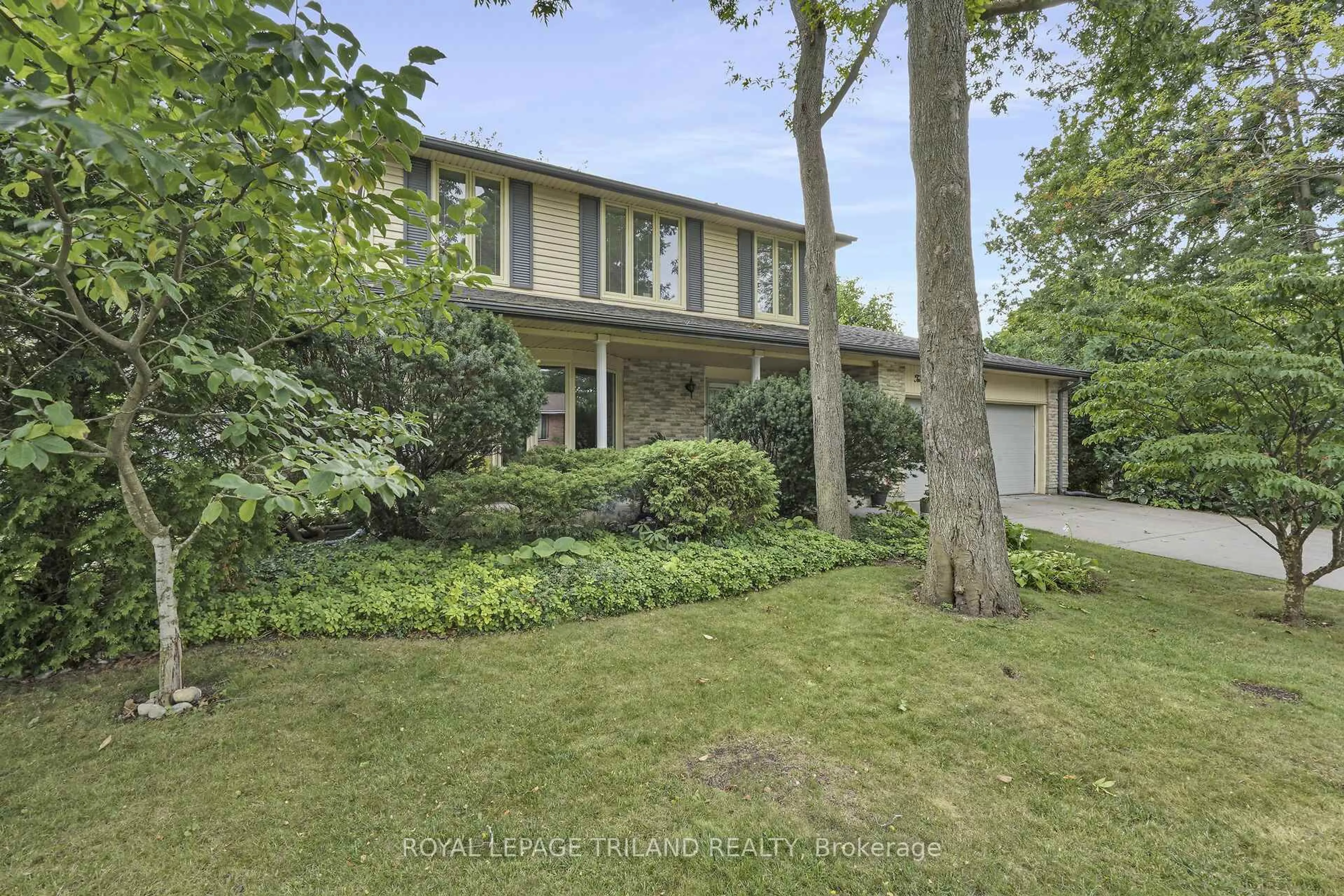 Unknown for 12 Kinnear Cres, London South Ontario N6K 1V8