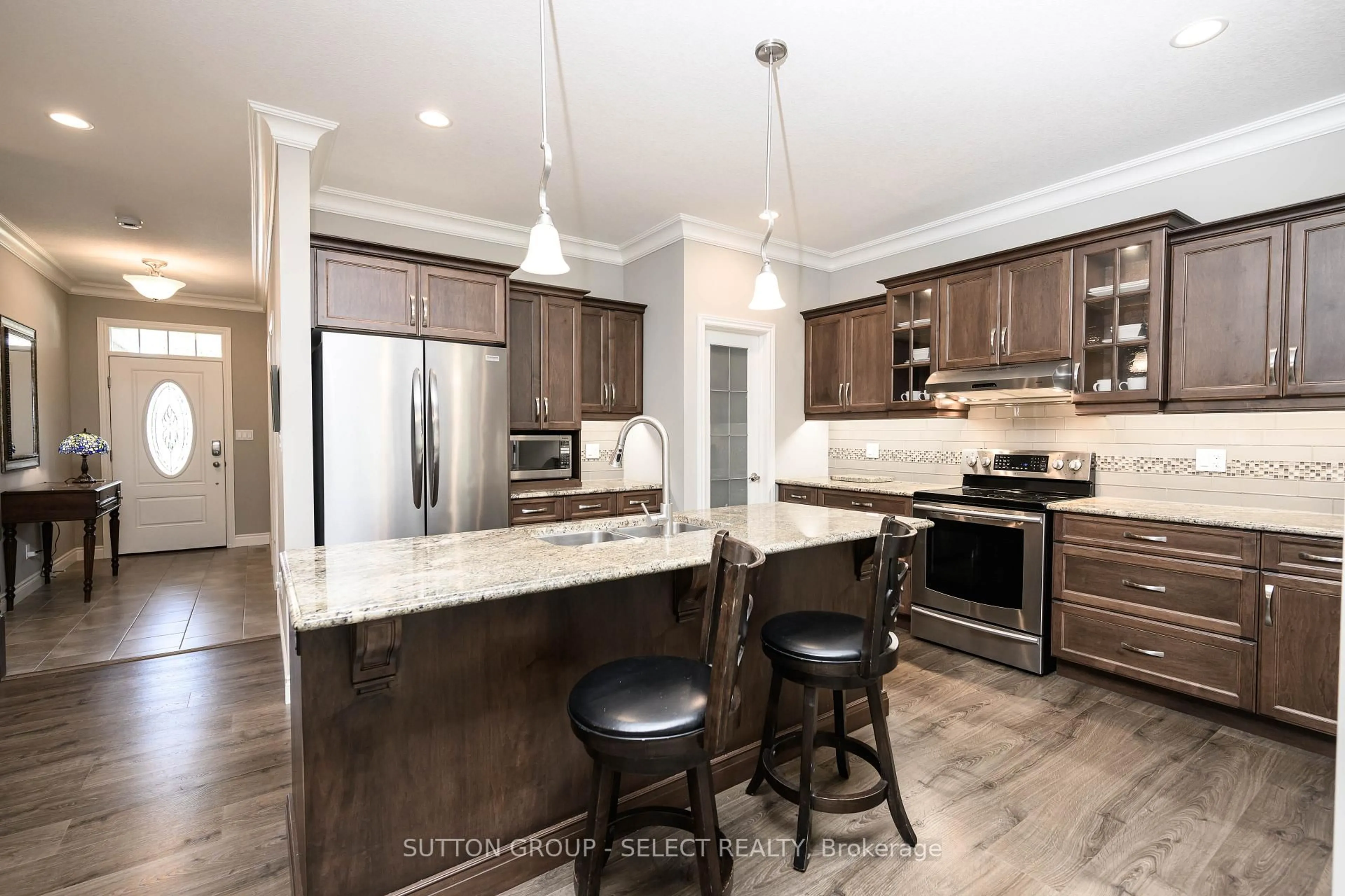 Open concept kitchen, unknown for 4 Deerfield Crt, St. Thomas Ontario N5P 0B8